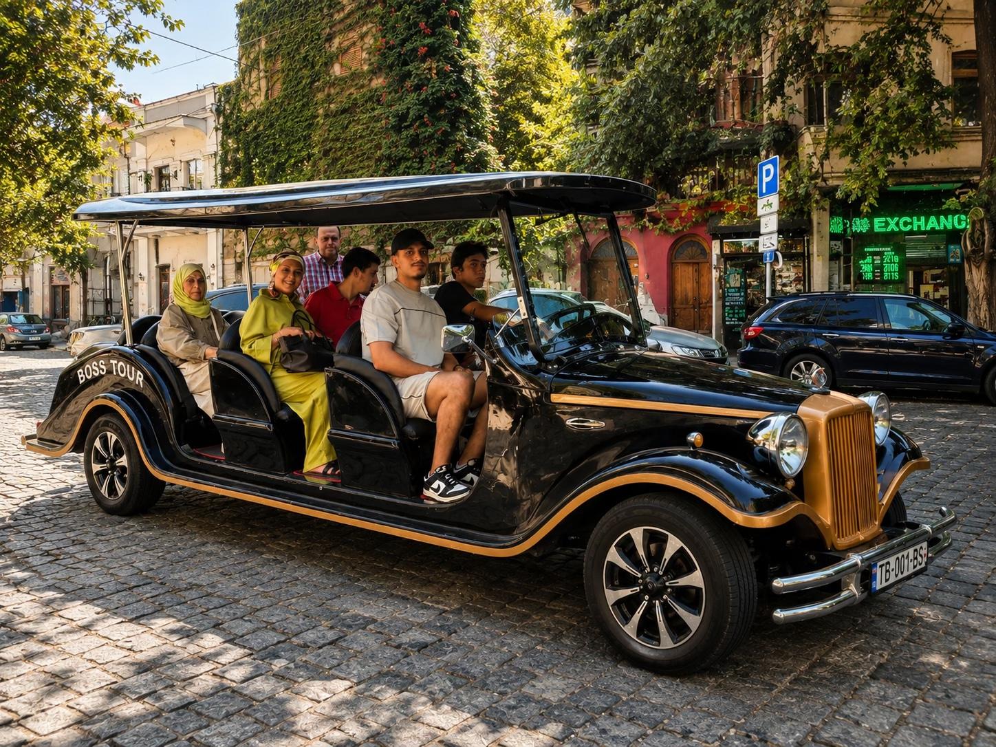Tbilisi: City Tour by Retro Car and Boat Cruise 2