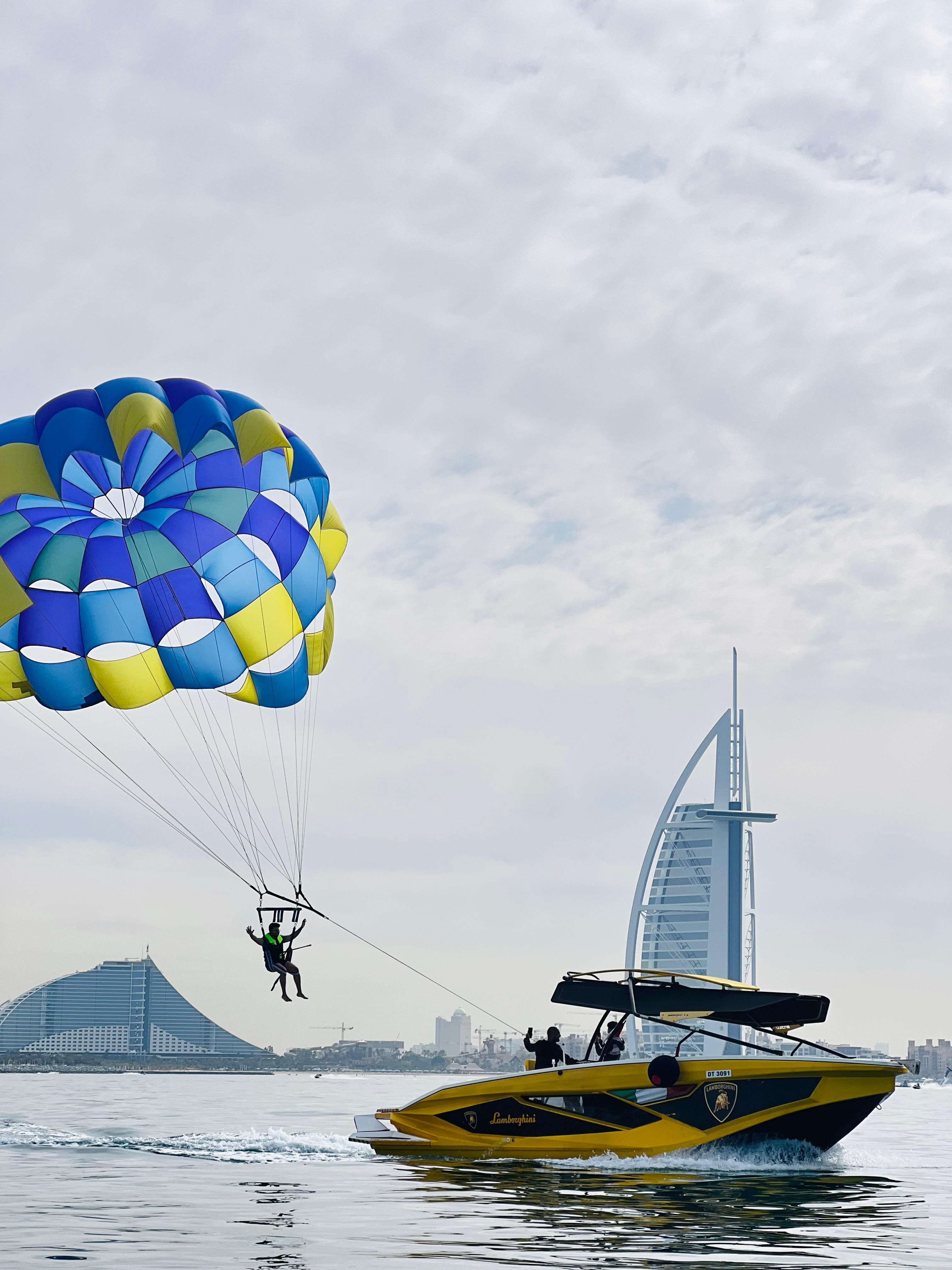Dubai: Parasailing Experience with Jumeirah Palm Views 2