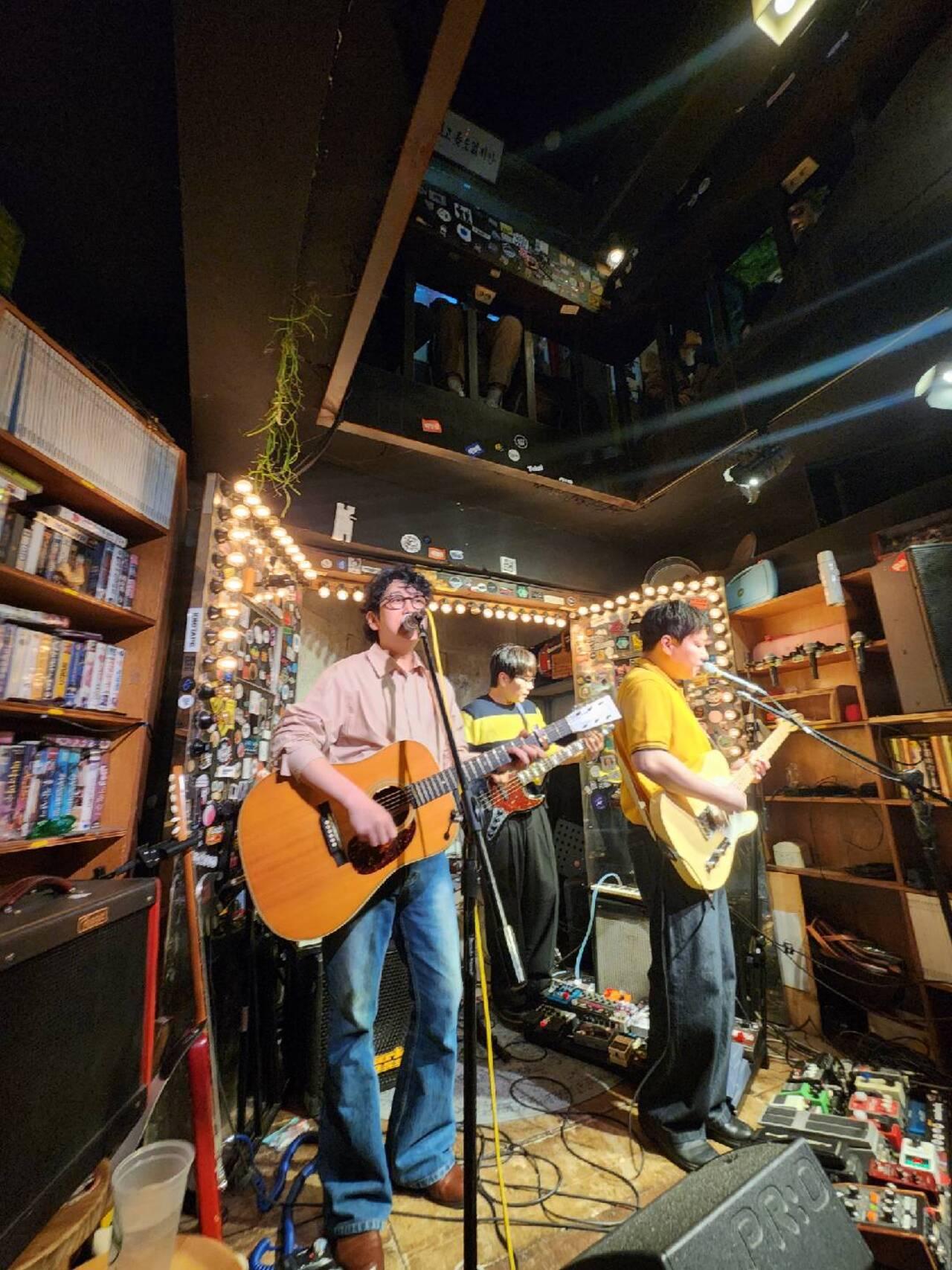 Seoul: Hongdae Indie Live Music Night & Korean BBQ Dinner