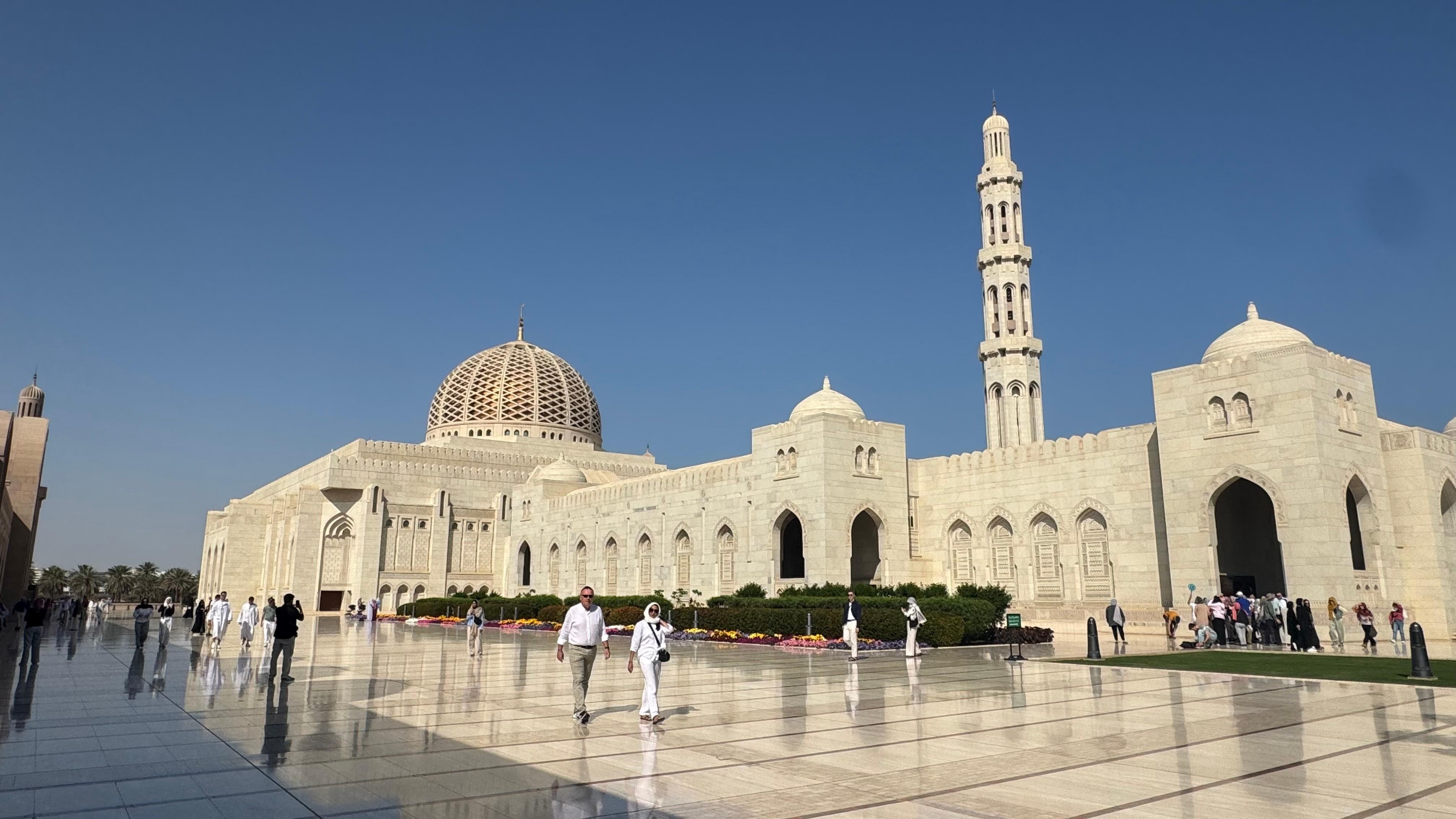 Muscat at Night – Opera, Souq & History in German 3