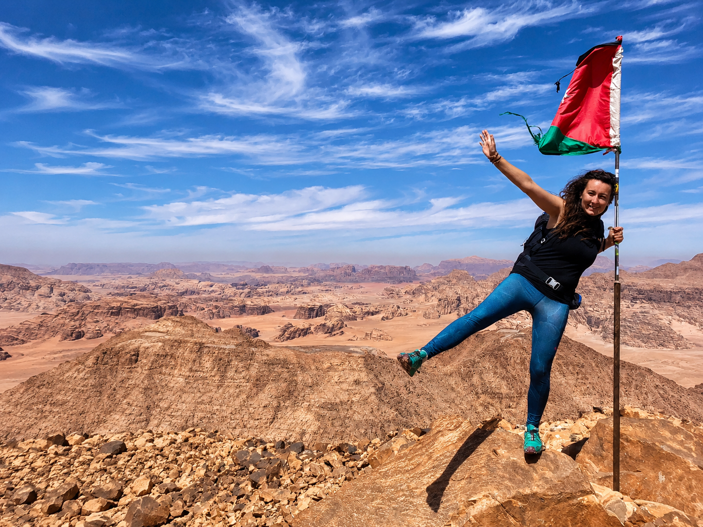 Umm Ad Dami Hike, Jeep Tour, Bedouin Dinner & Wild camping