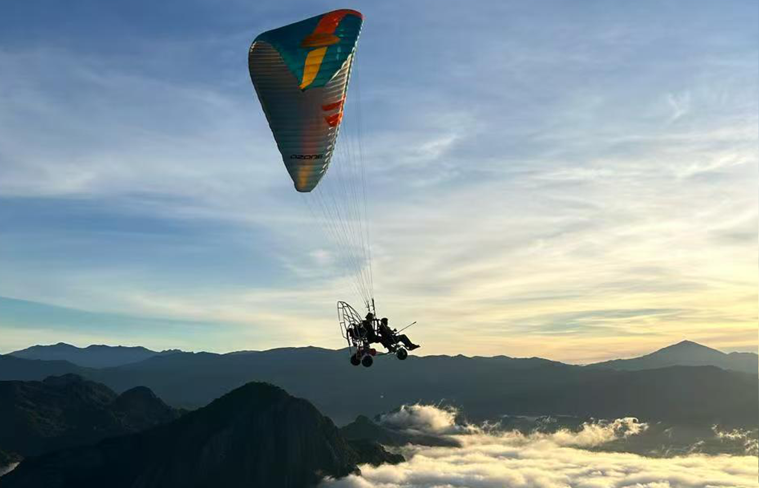 Vang Vieng:Paramotor and Go Karting Experience