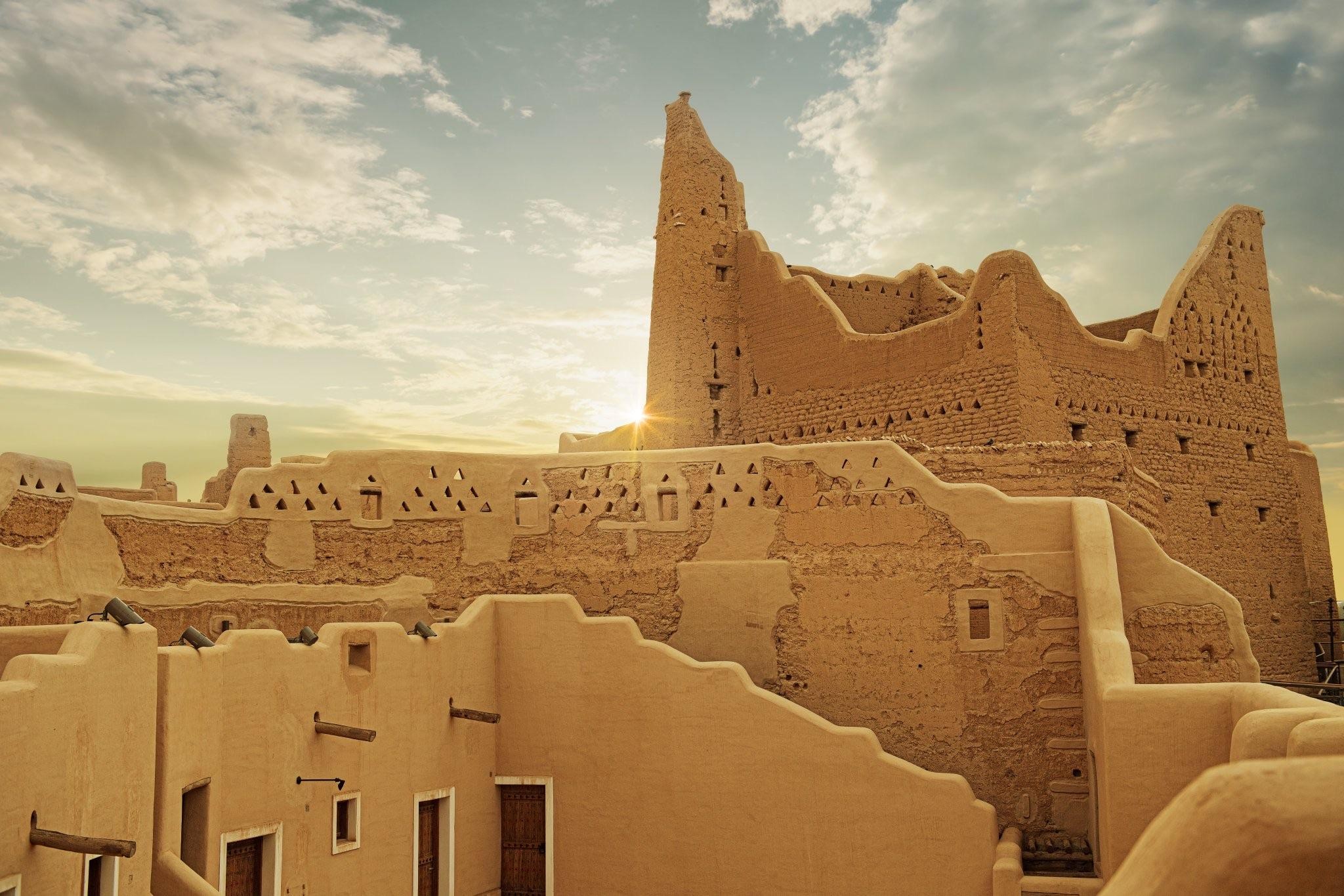 Riyadh: VIP private city Tour with Saudi Cuisine Meal 3