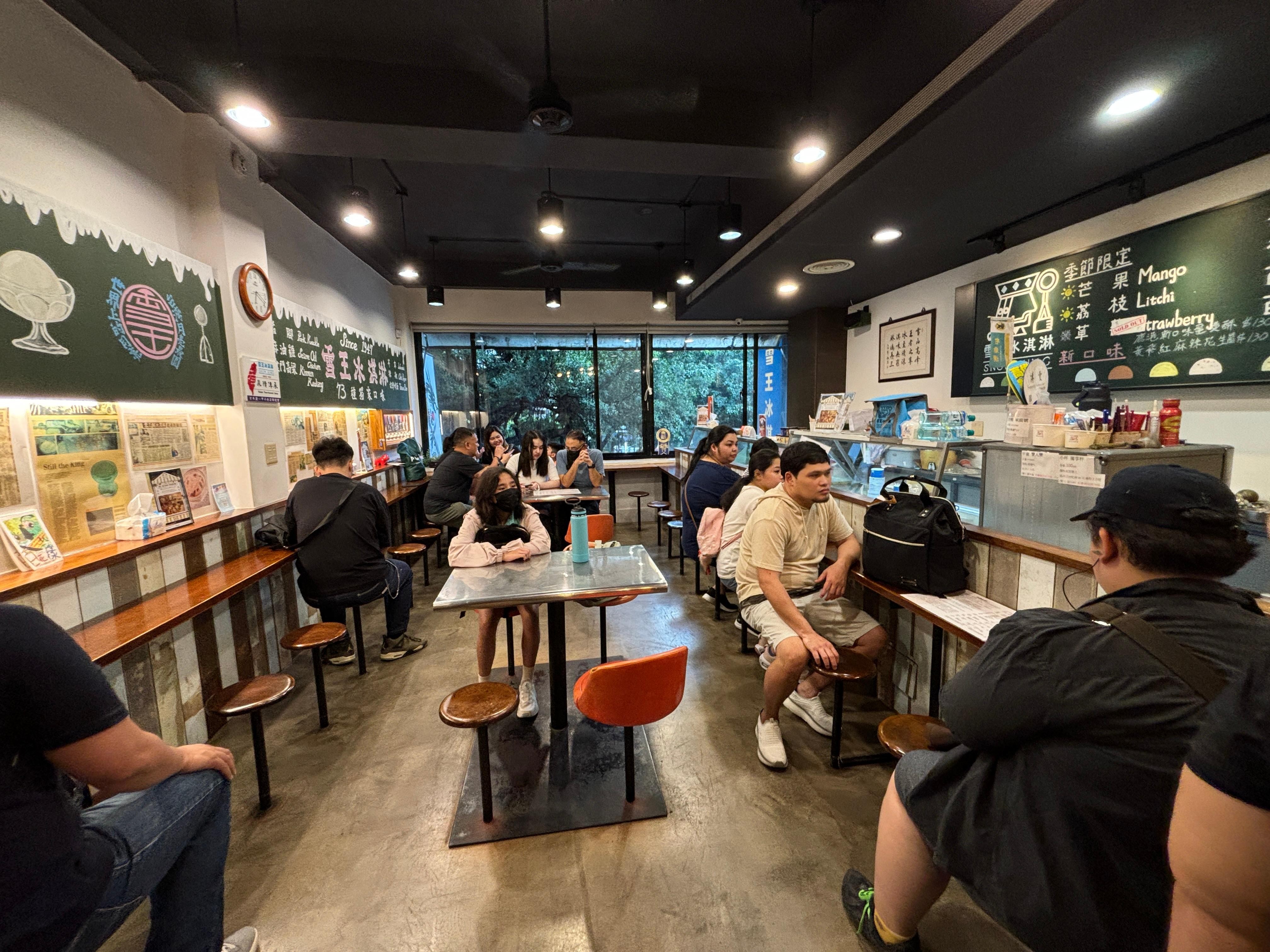 Taipei: Street Food Tastings & History Walking Tour 2
