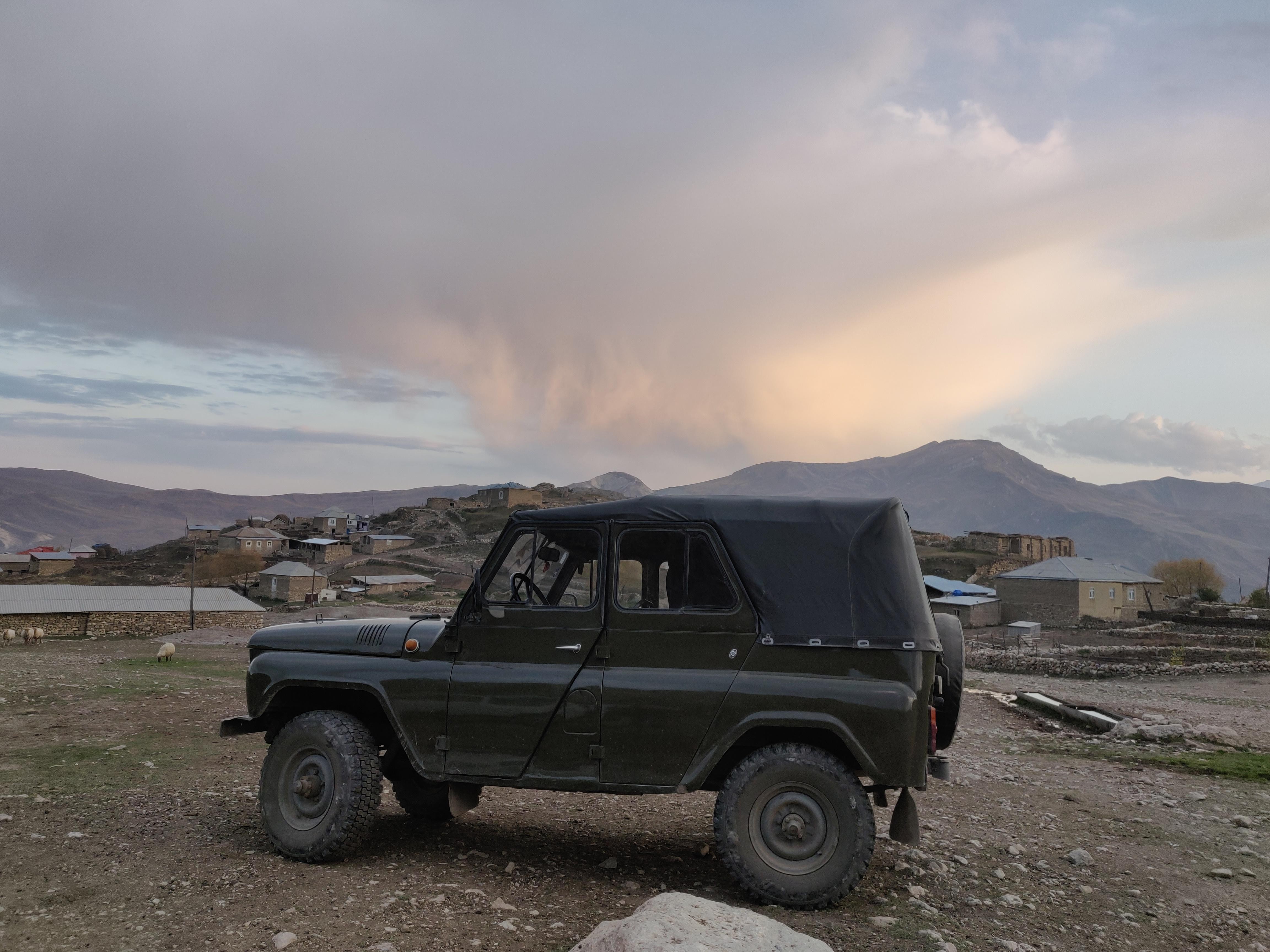 From Baku: 2-Day Hiking and Homestay Tour in Guba 2