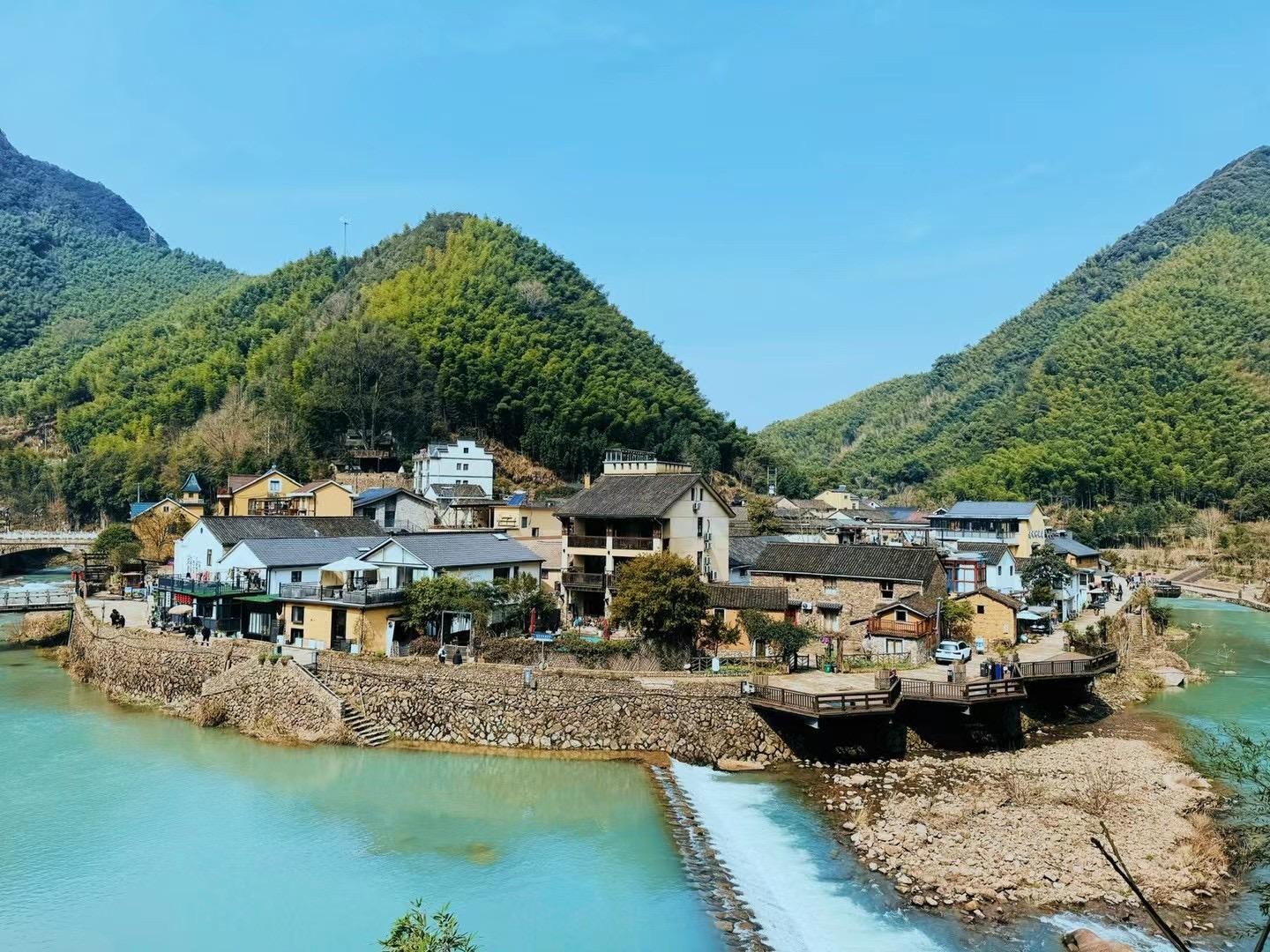 Shanghai: Fuchun River 2-Day Tour with Hike & Cruise