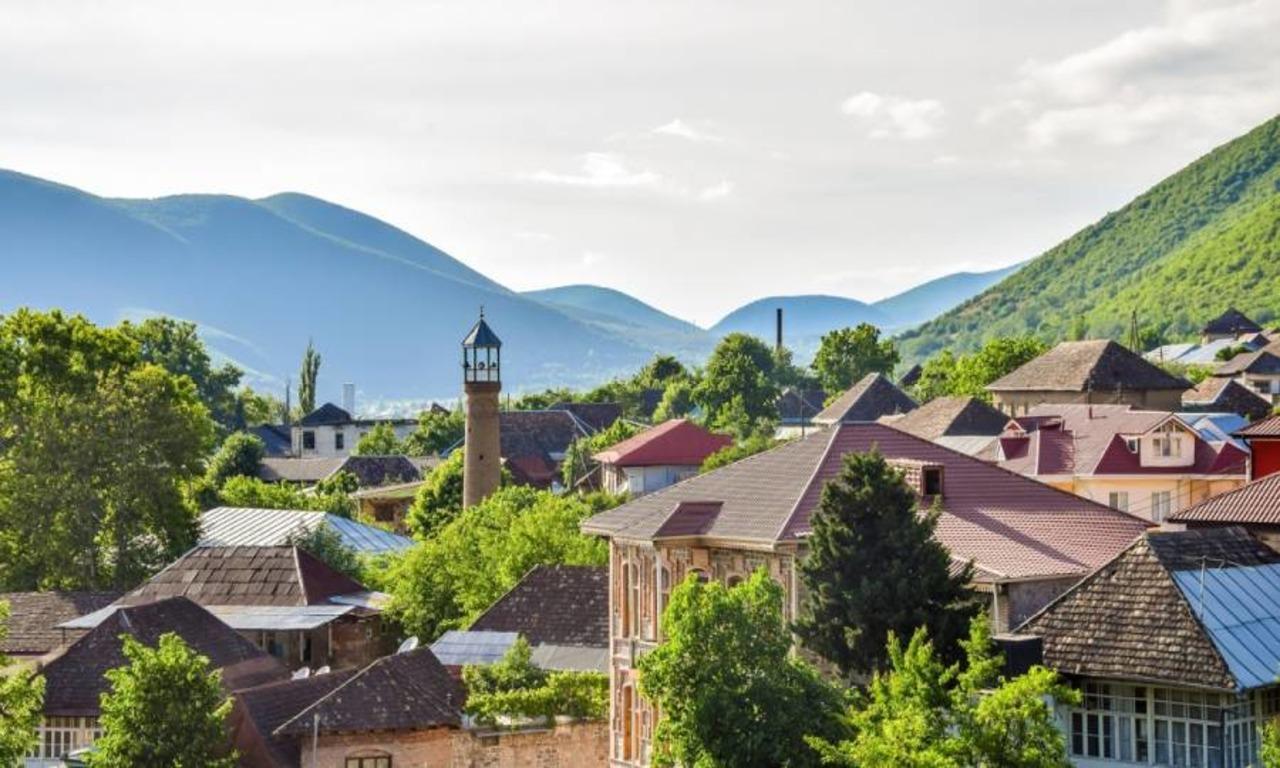Azerbaijan: 4-Region Great Silk Road Tour to Sheki — guided tour in Sheki