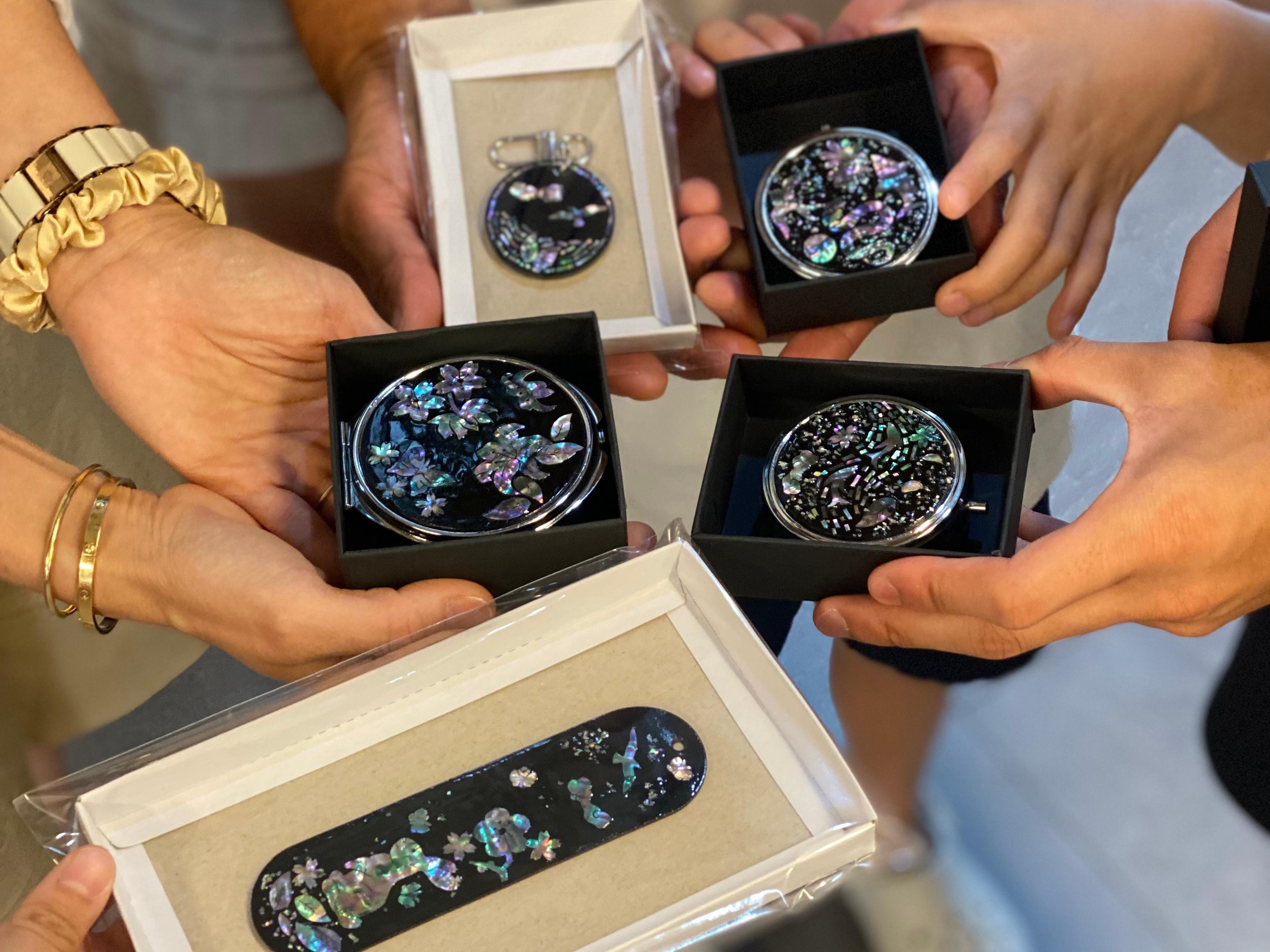 Busan: Najeonchilgi Mother-of-Pearl Craft Class & Korean Tea