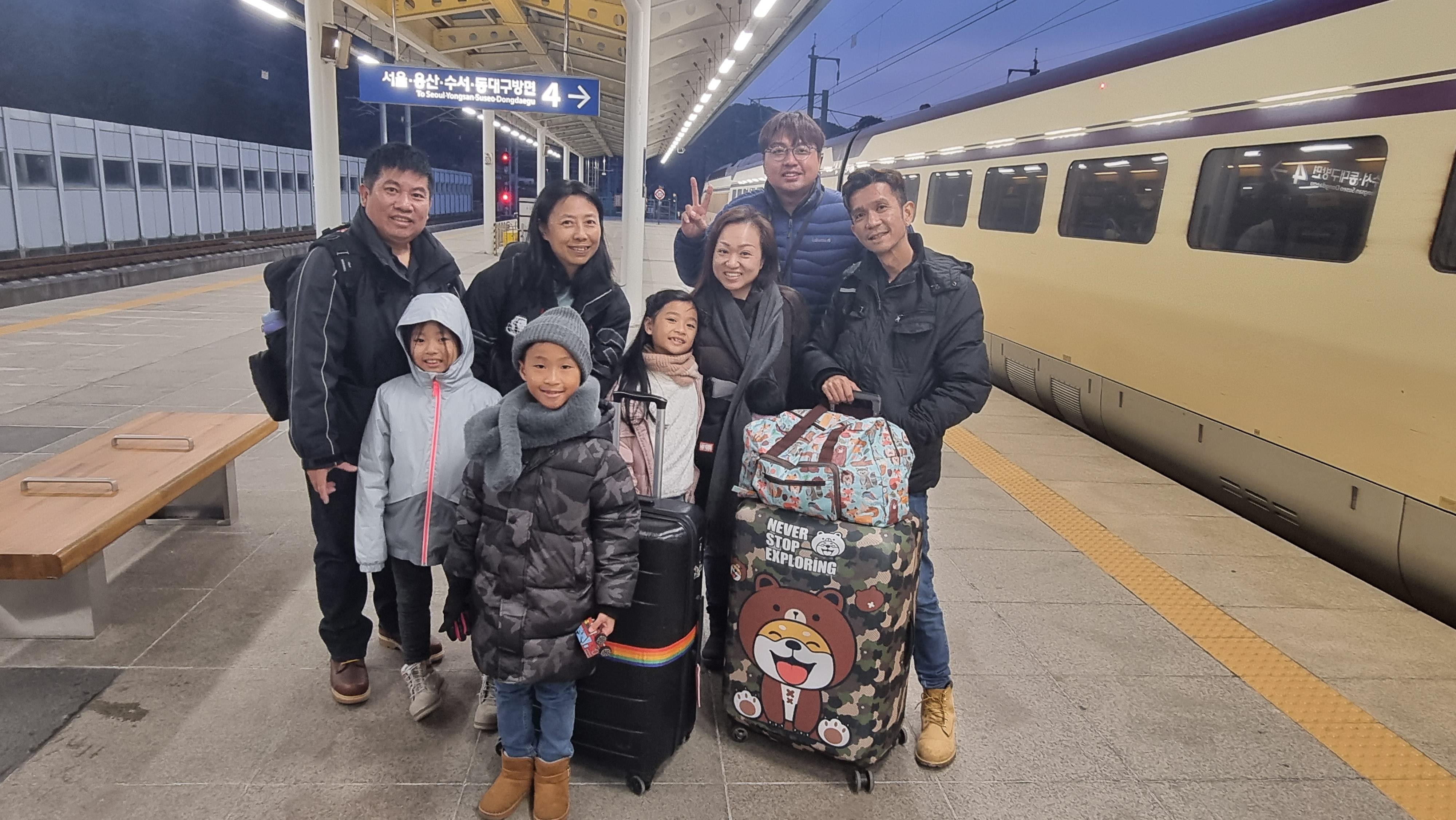 Busan: Private Arrival Transfer with Guided City Tour(Max 6)