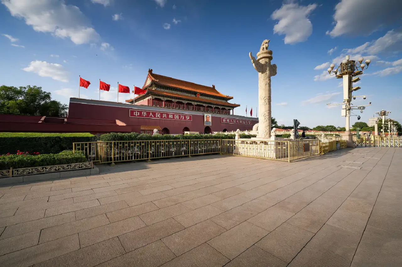 Tiananmen Square: Sunrise & Sunset Flag Viewing Slot Service 2