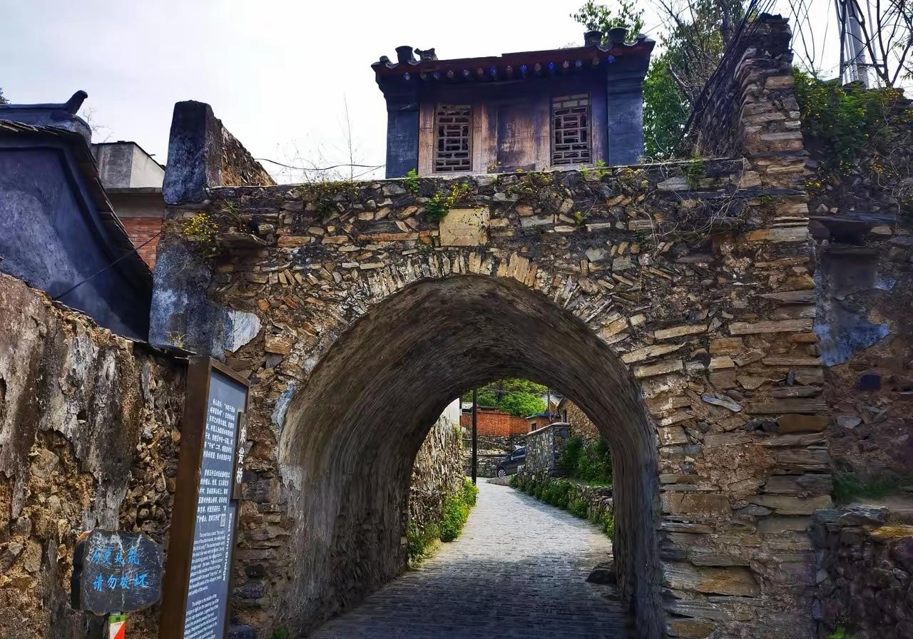 Beijing Ancient Village Private Day Tour with Farmhouse Meal