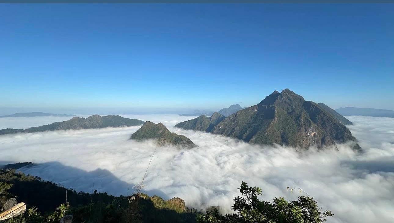 Nong khiaw: Trekking To Camping Above The Clouds 3