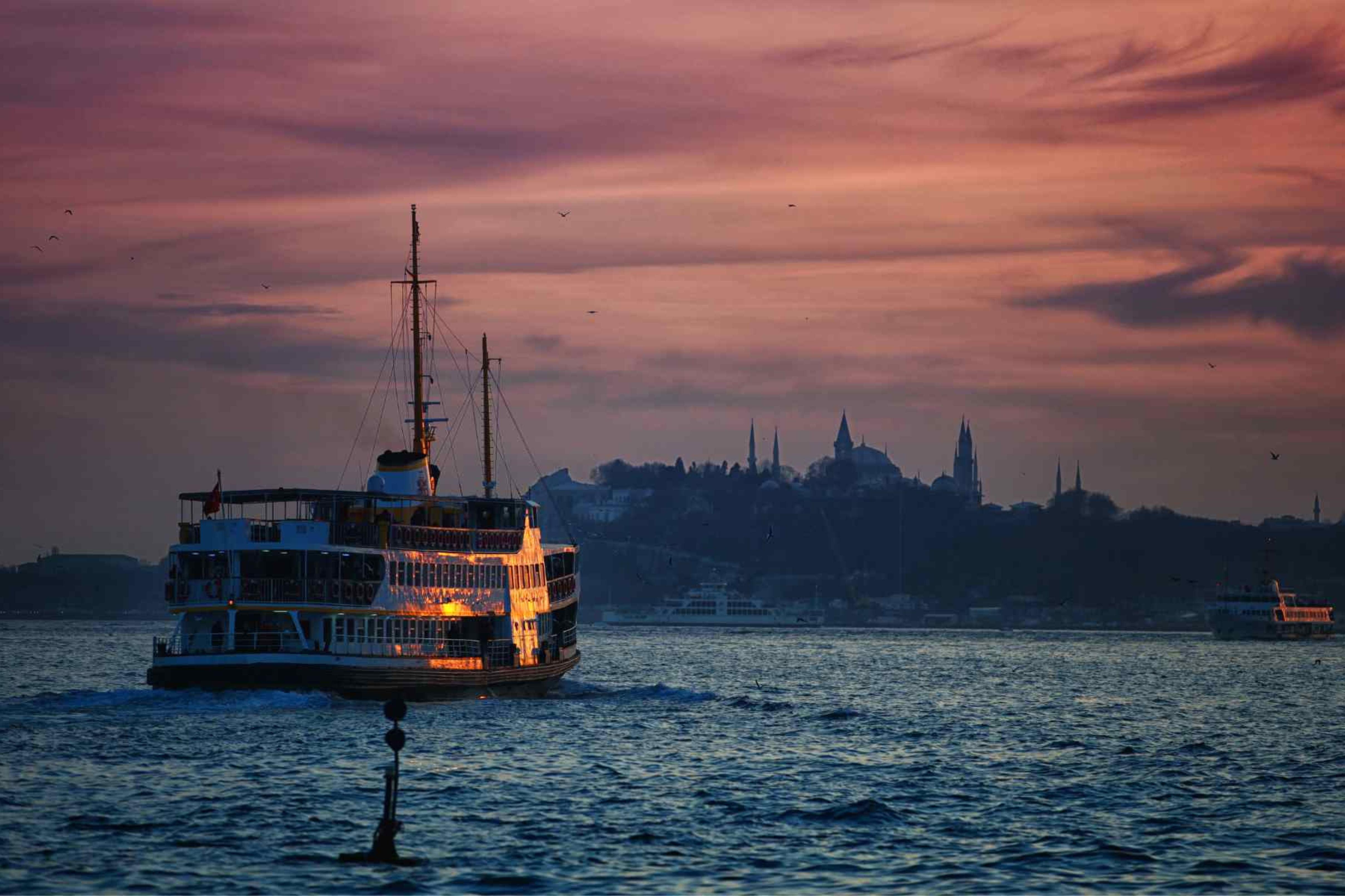 Bosphorus: Sunset Yacht Cruise with Private Yacht 2