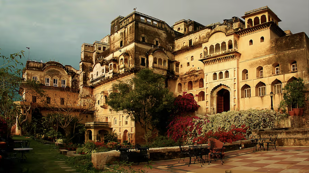 Delhi: 15th Century Neemrana Fort - Car, Guide, Lunch 3