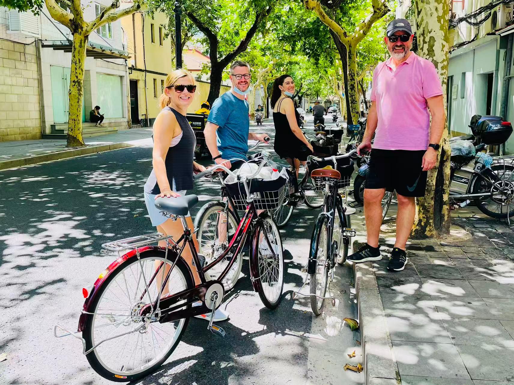 Shanghai: Former French Concession Bike Tour with Brunch