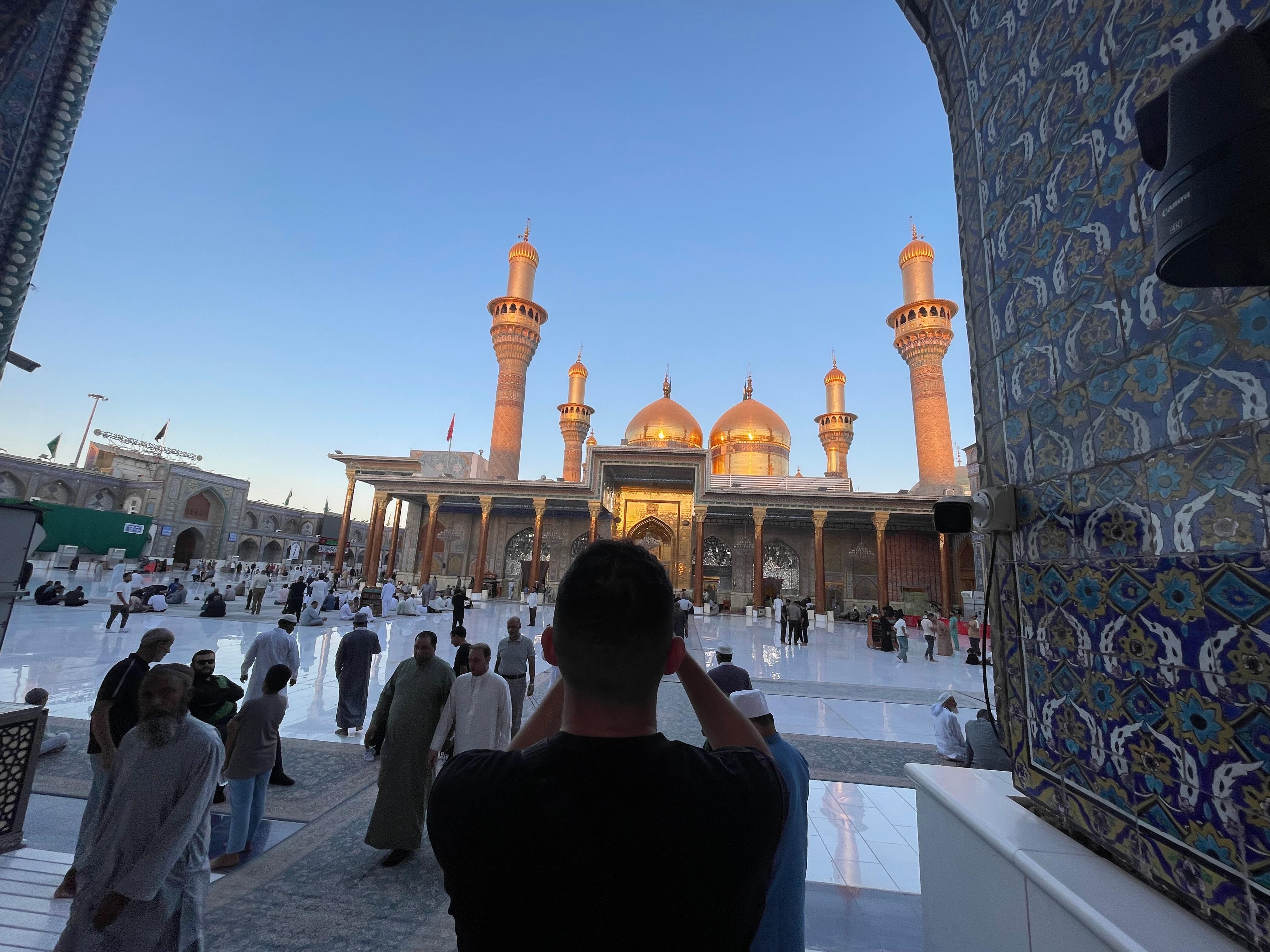 Baghdad: Kadhimiya Sunrise Tour & Airport Pickup & Breakfast