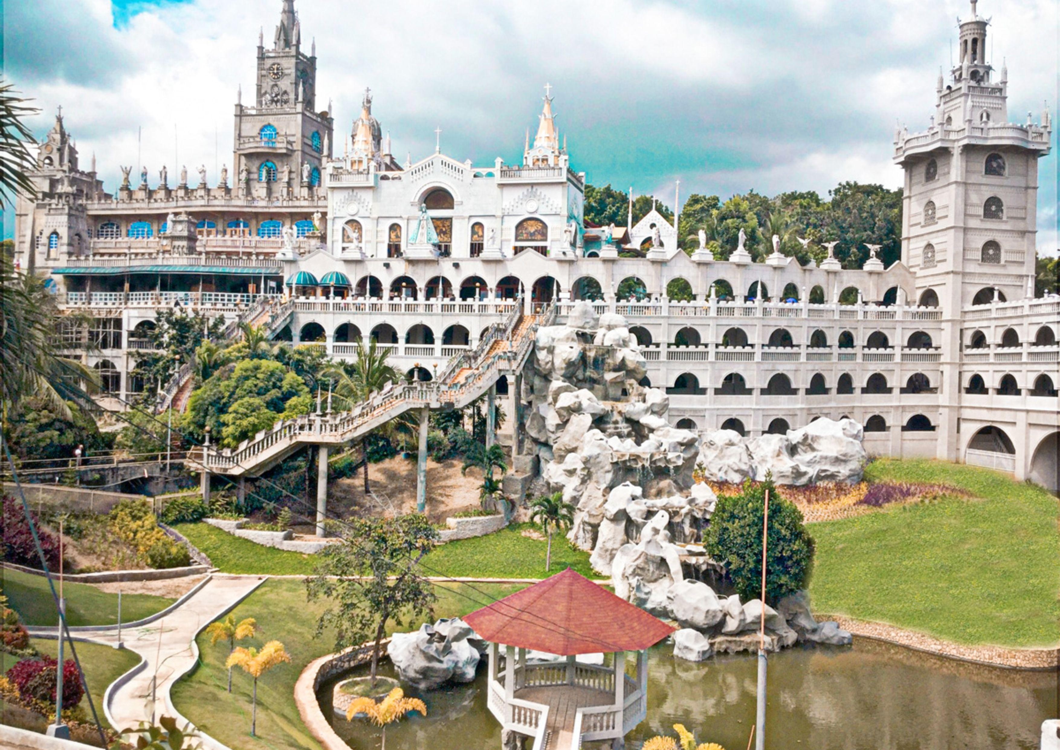 Cebu: Whale Shark Encounter, Sumilon Island, & Simala Church 2