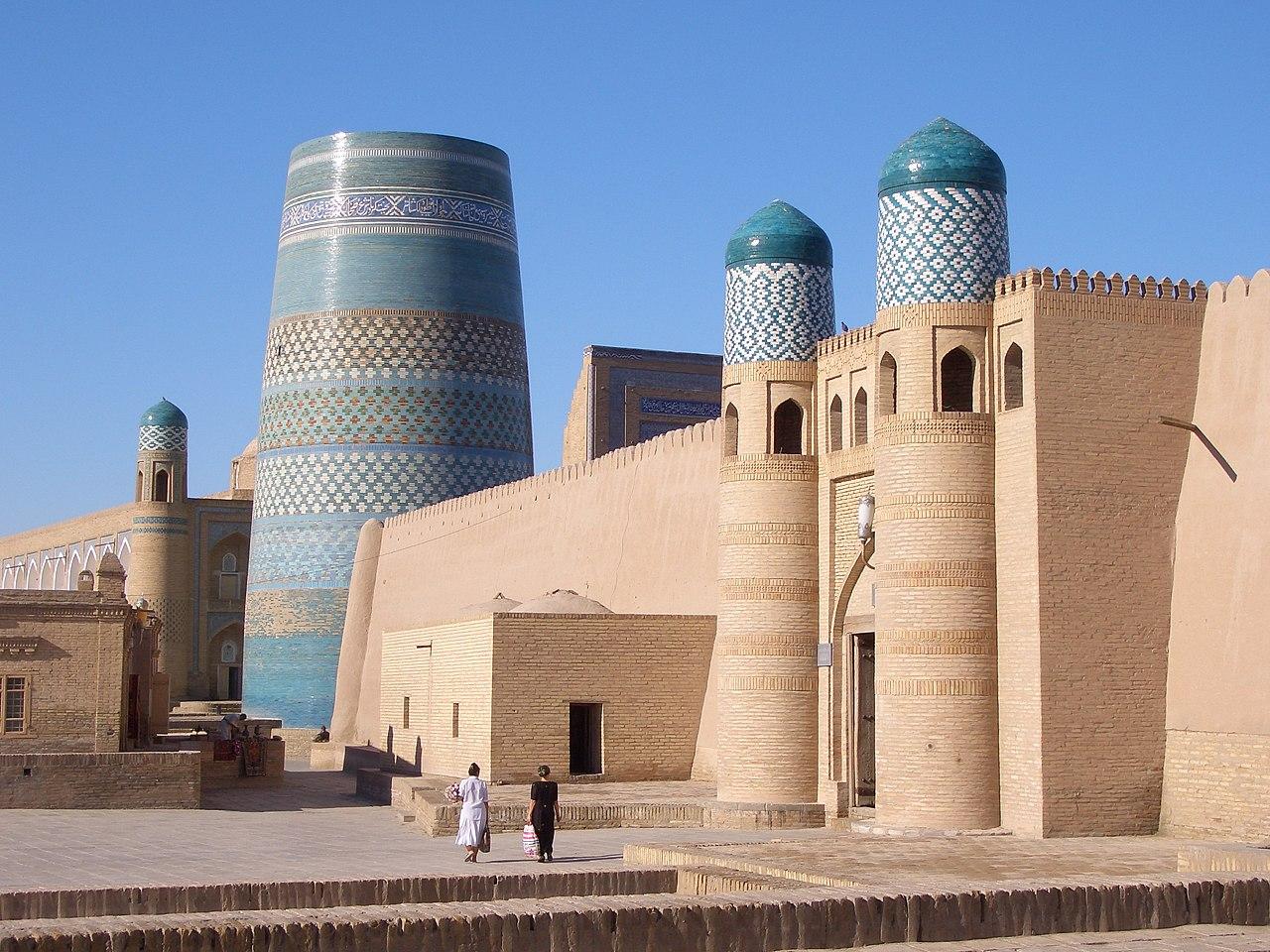 Khiva: Itchan Kala Walking Tour with Lunch & Tickets 2