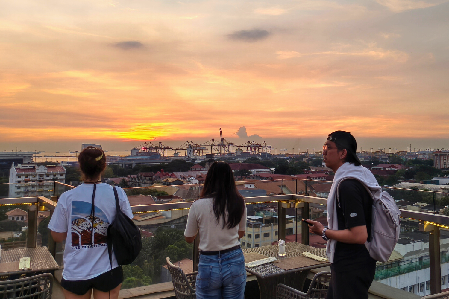 Manila: Guided Sunset Bamboo Bike Tour in Intramuros 3