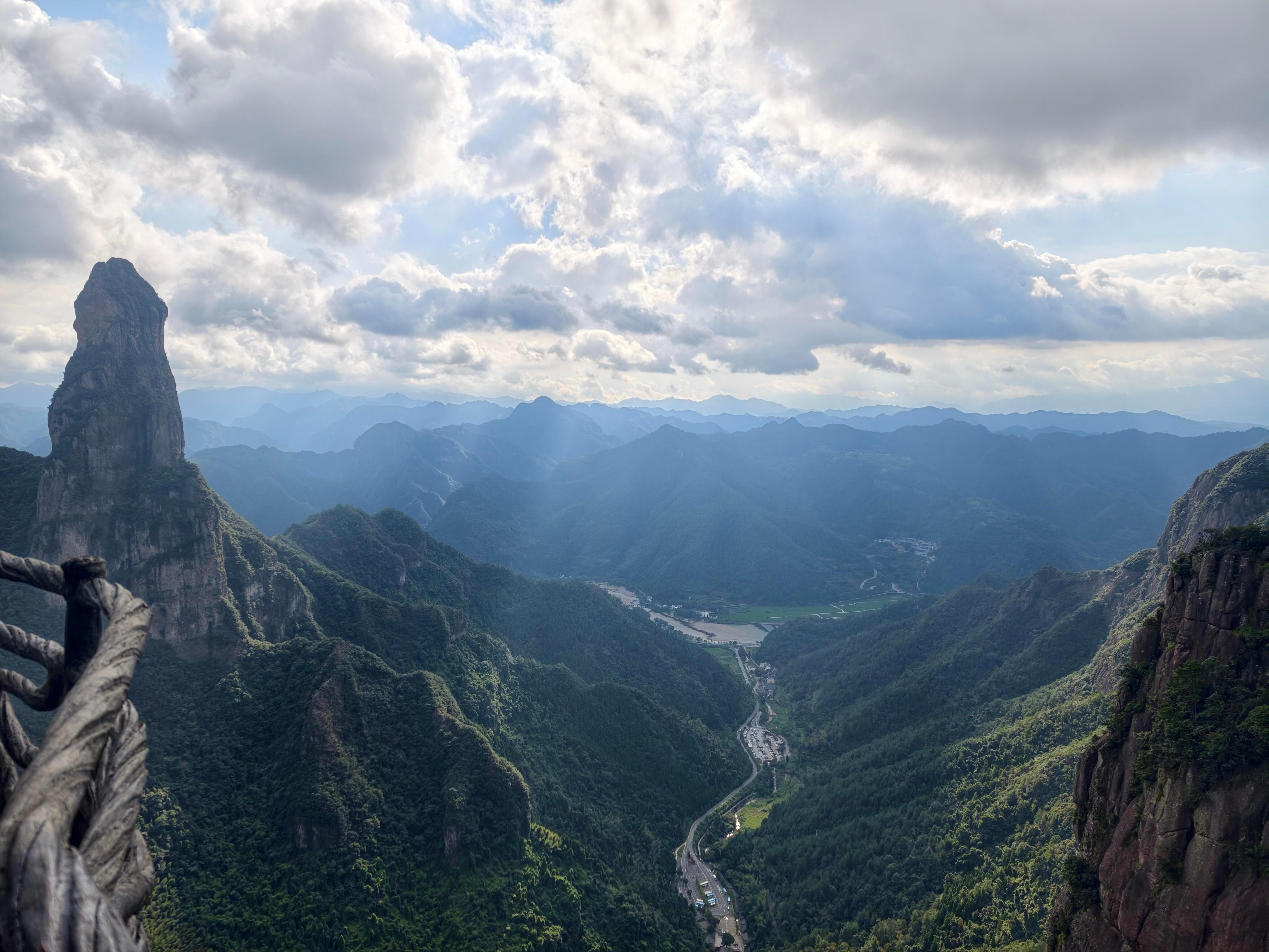 Shanghai: Avatar-Style Peaks Day Trip by Train & Skywalk 3