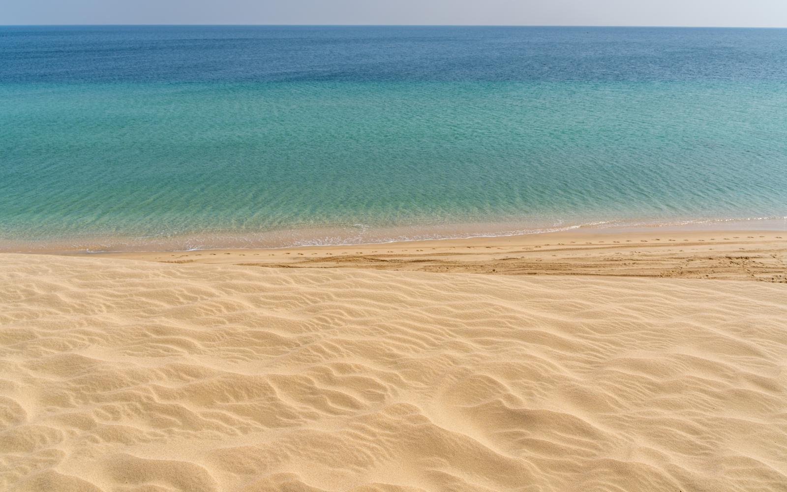 Doha: Private Inland Sea Safari, Camel Ride & Sandboarding 3