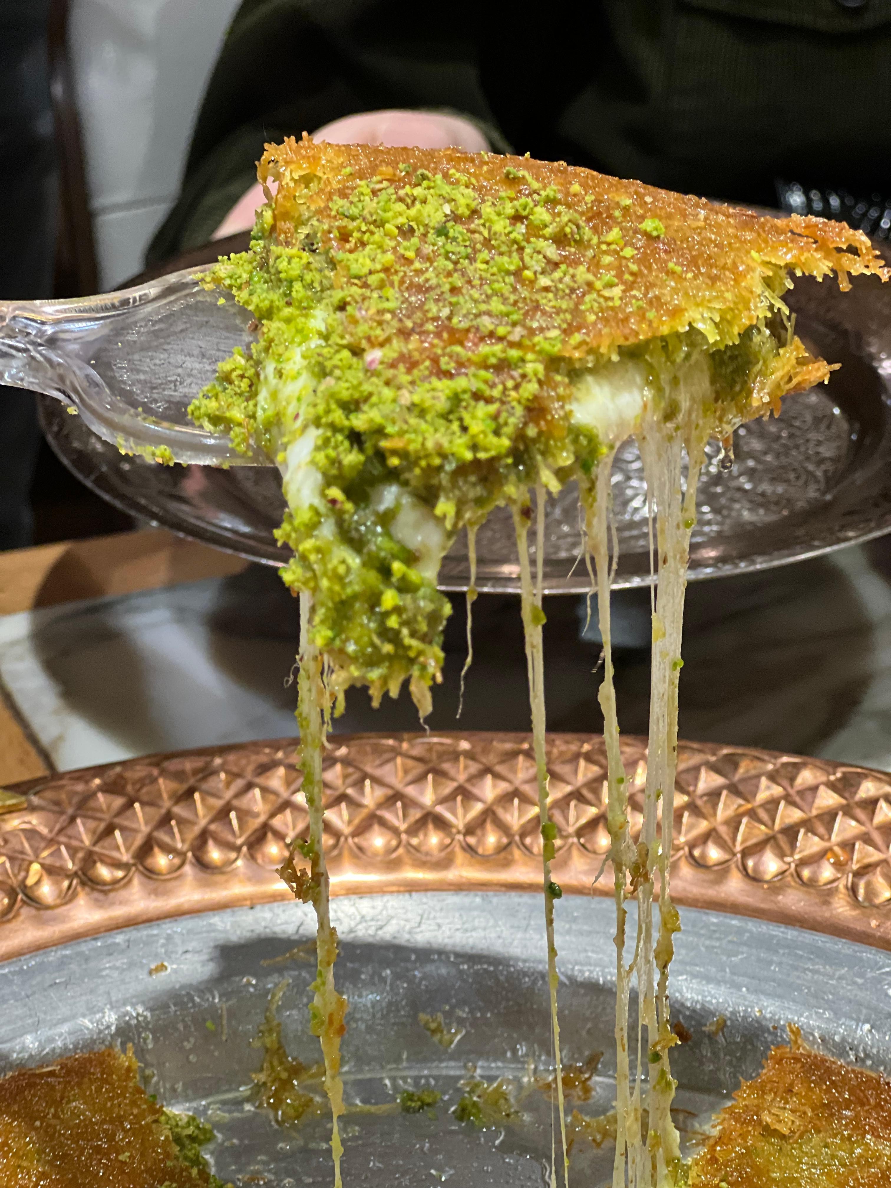 Istanbul: Evening Food Tour with Ferry to Kadıköy