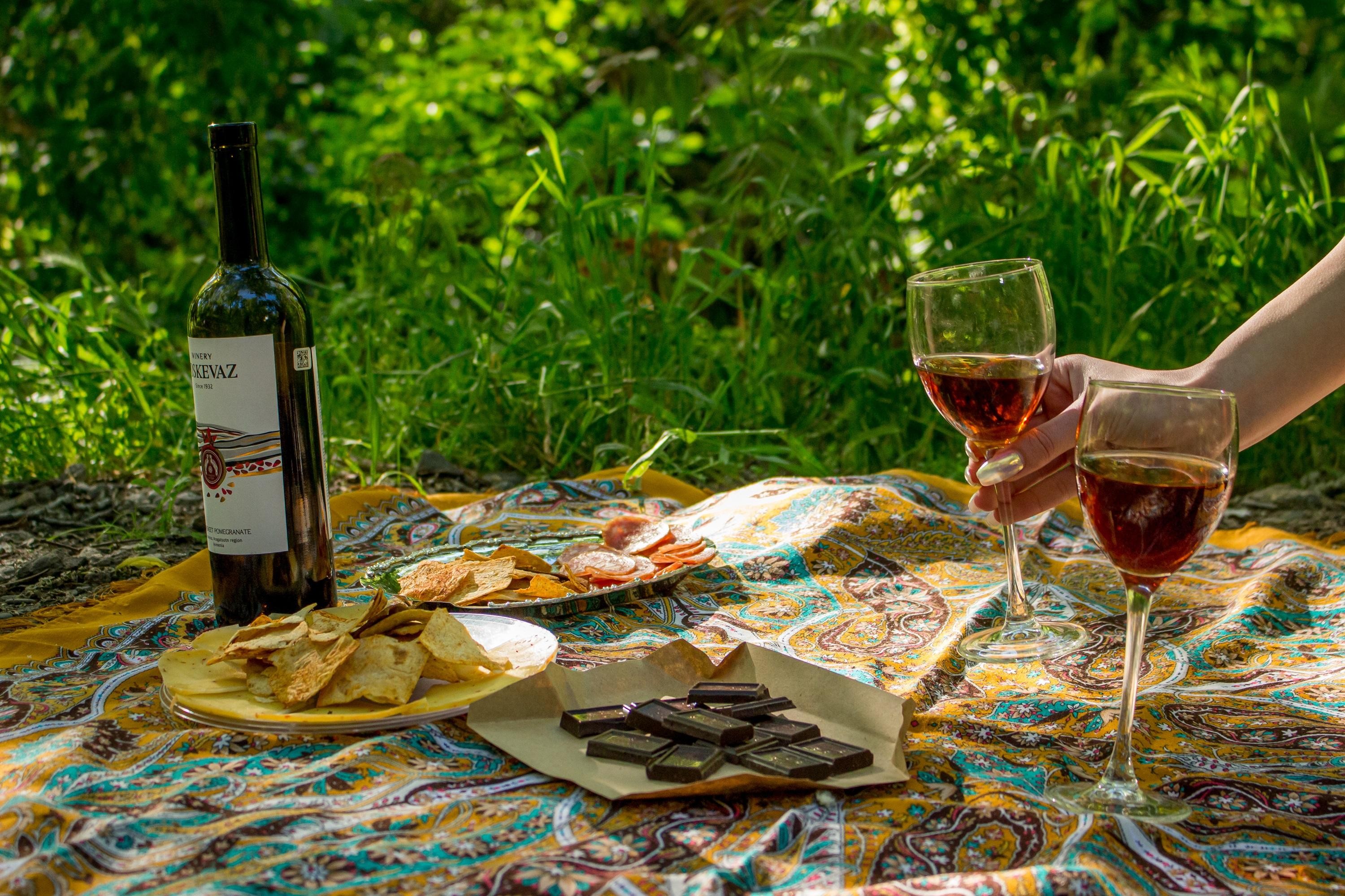 Yerevan: Secret Wine Tasting Picnic with Snacks 3