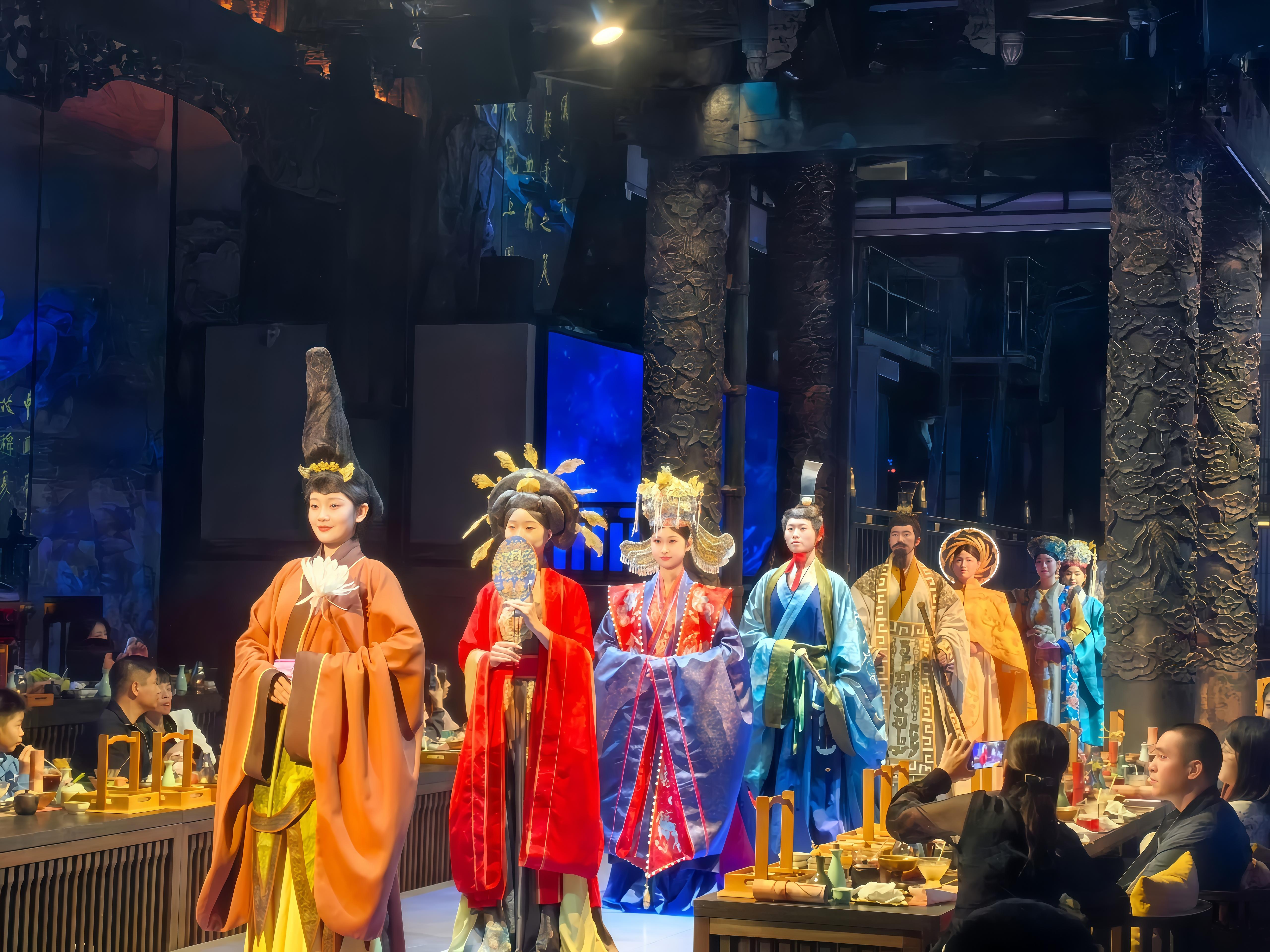 Shanghai: Shuyan Fu Immersive Royal Banquet with Dance Show