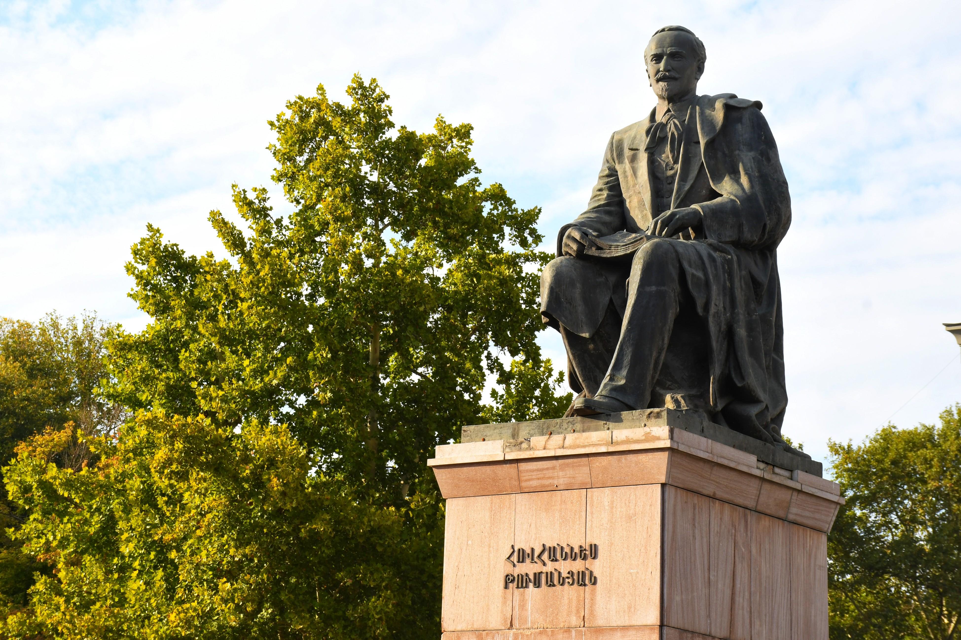 Yerevan: Armenian Language Walking Tour with Local Guide 2