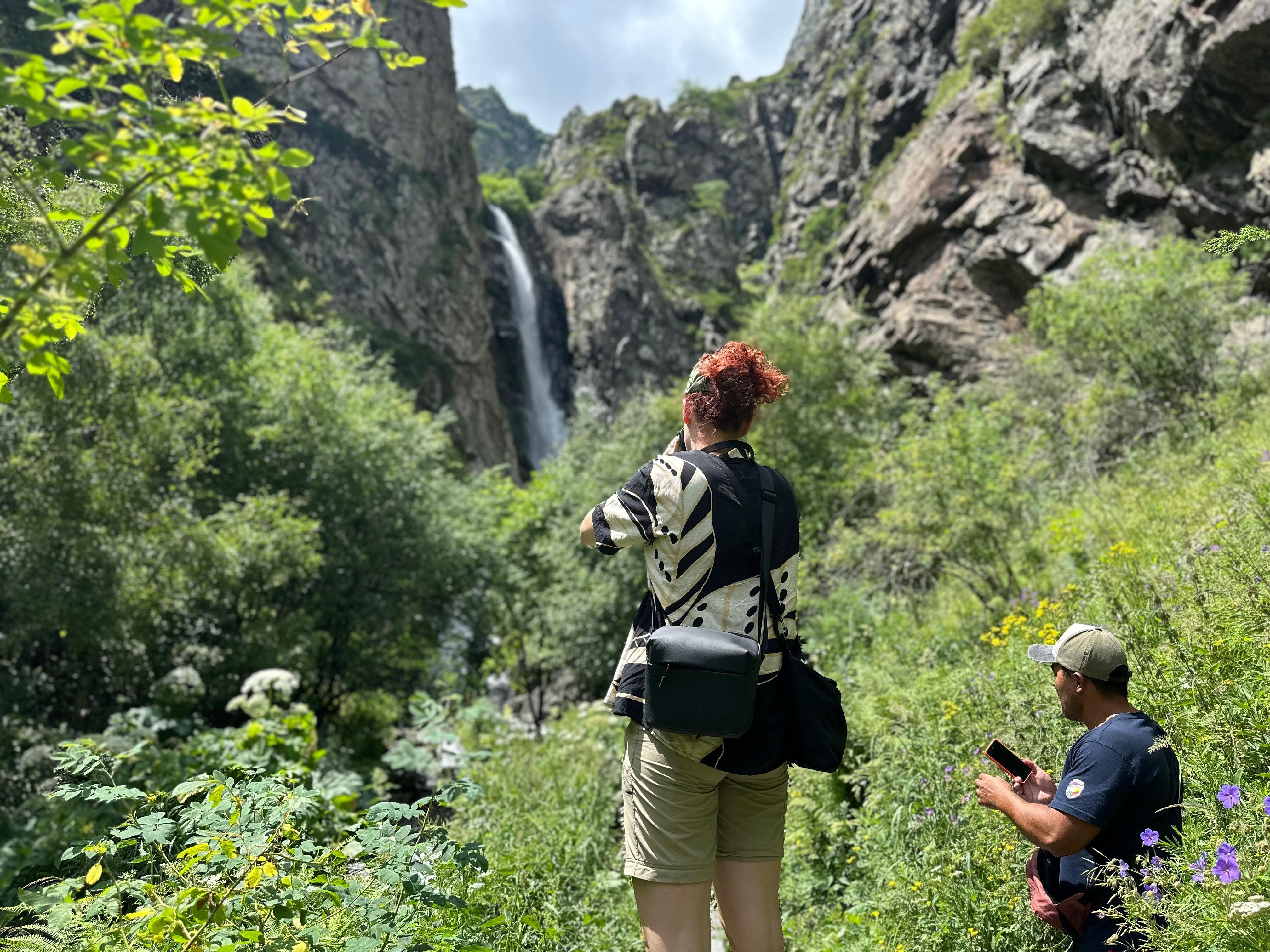 Kazbegi: Gveleti Waterfall Guided Hike