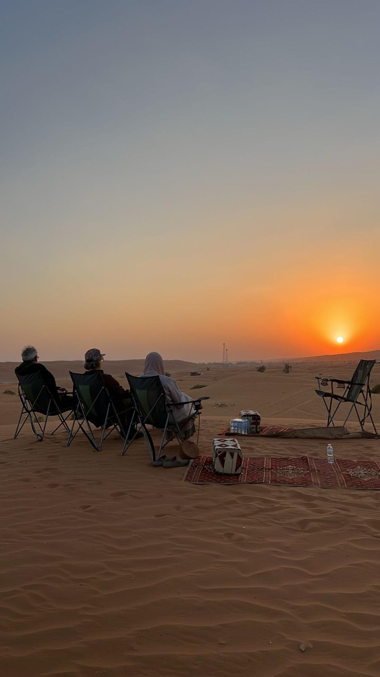 Riyadh : Desert Sunset (Camel Ride+Tea + Dinner (Kabsa))