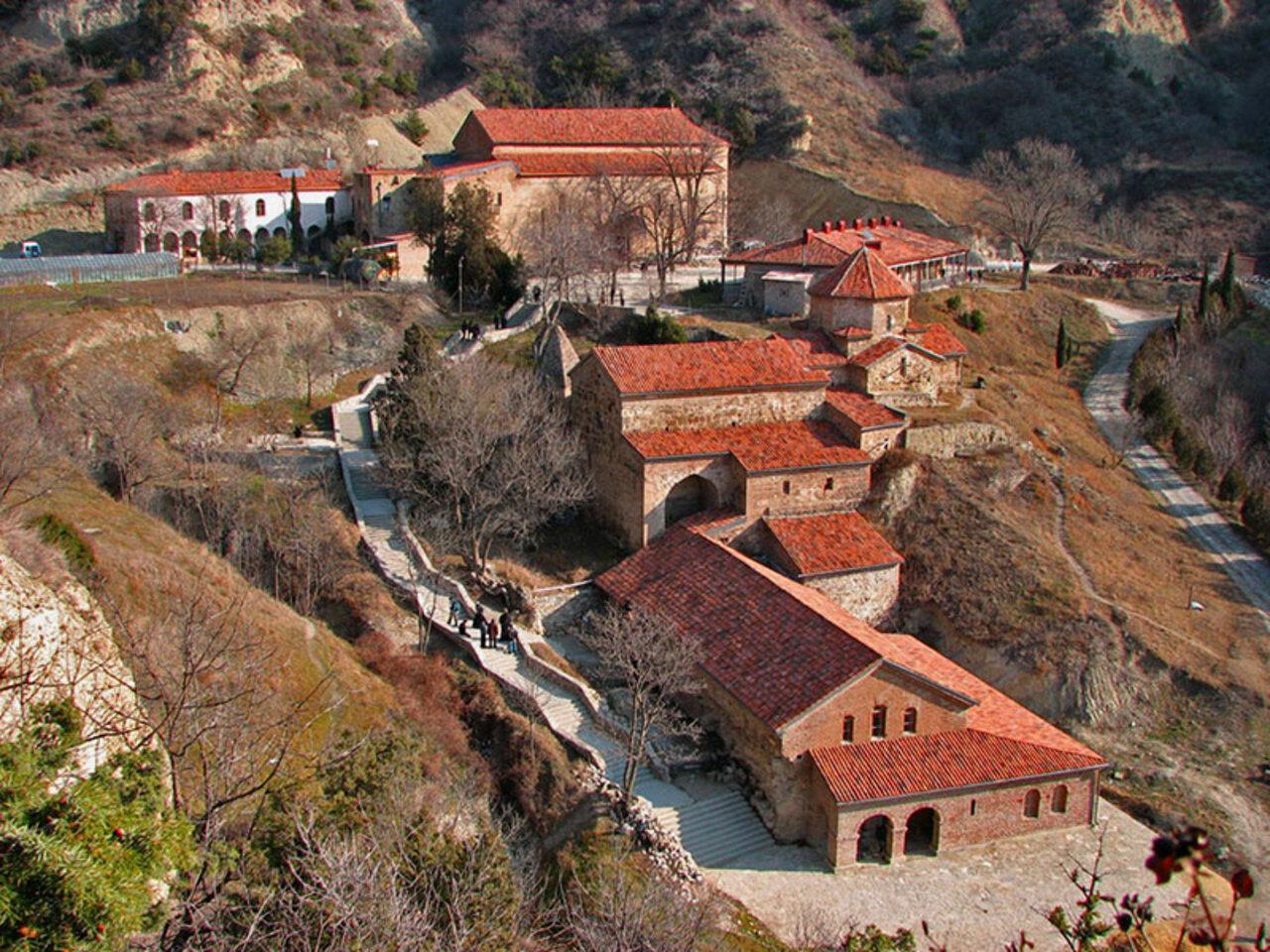 Tbilisi: Shiomgvime Monastery & Limestone Canyon Tour 3