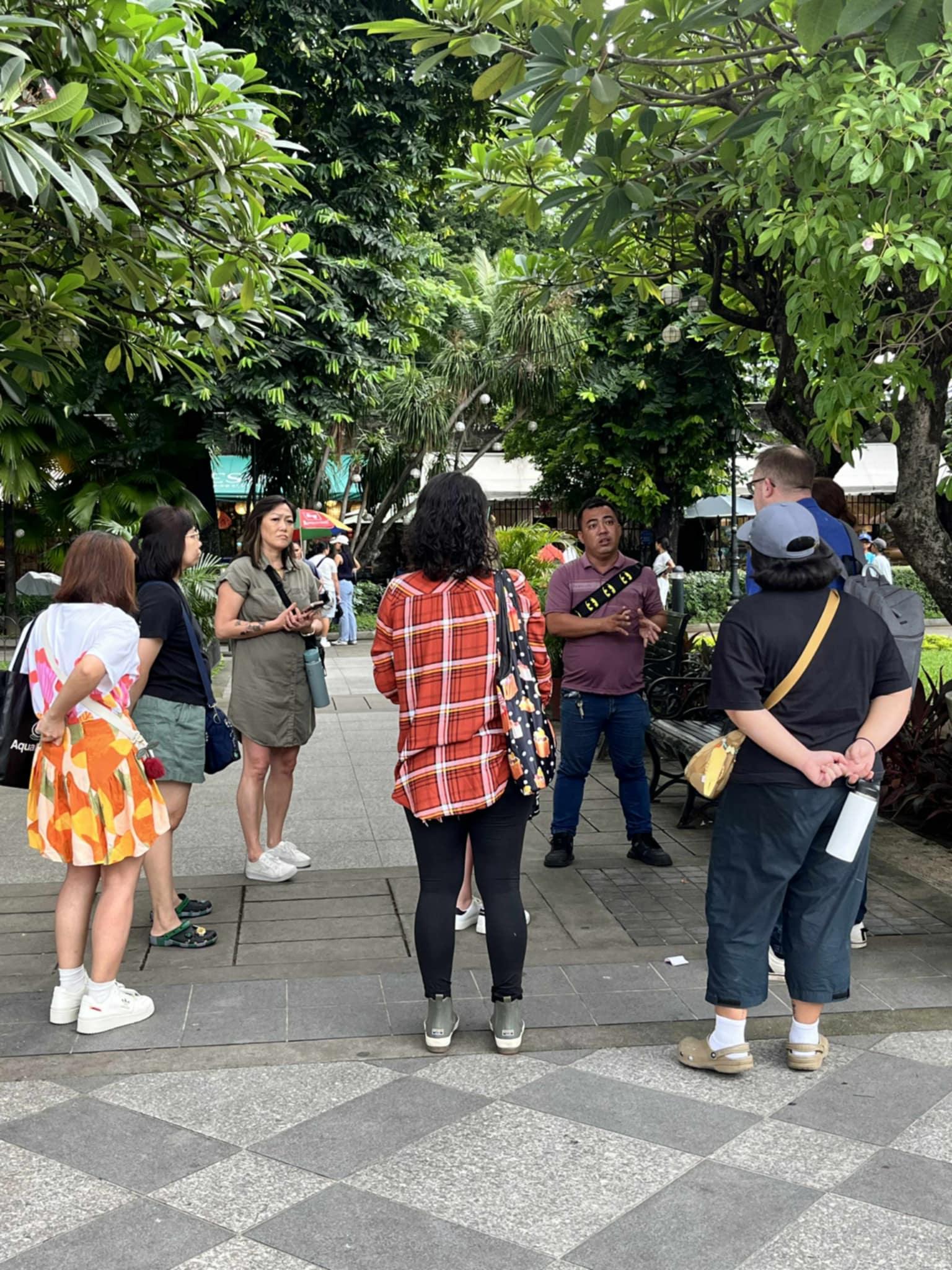 Manila: Intramuros Slum Tour with Local Guide