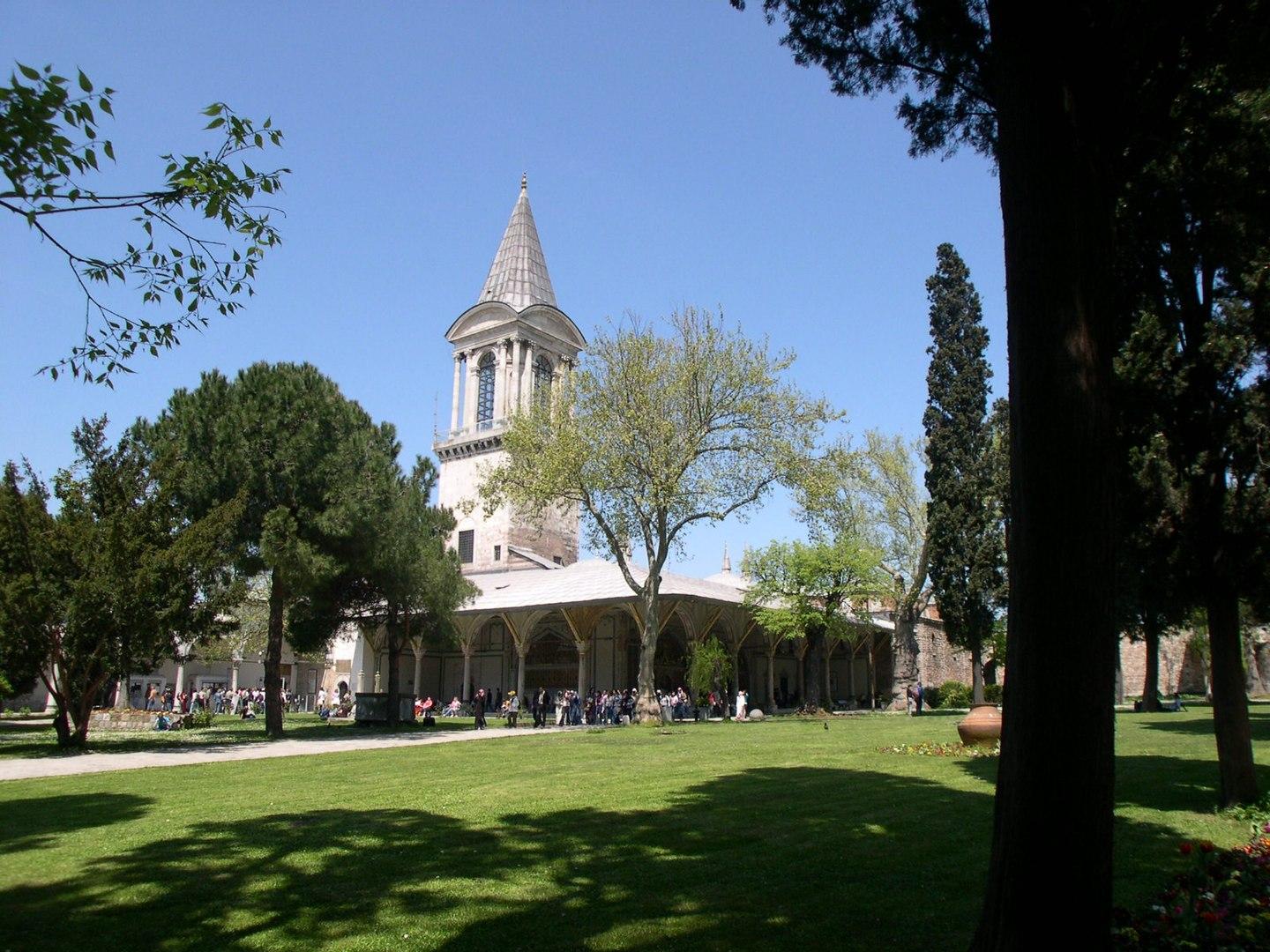 Istanbul: Topkapi Palace Skip-the-Line Ticket & Audio Guide 2