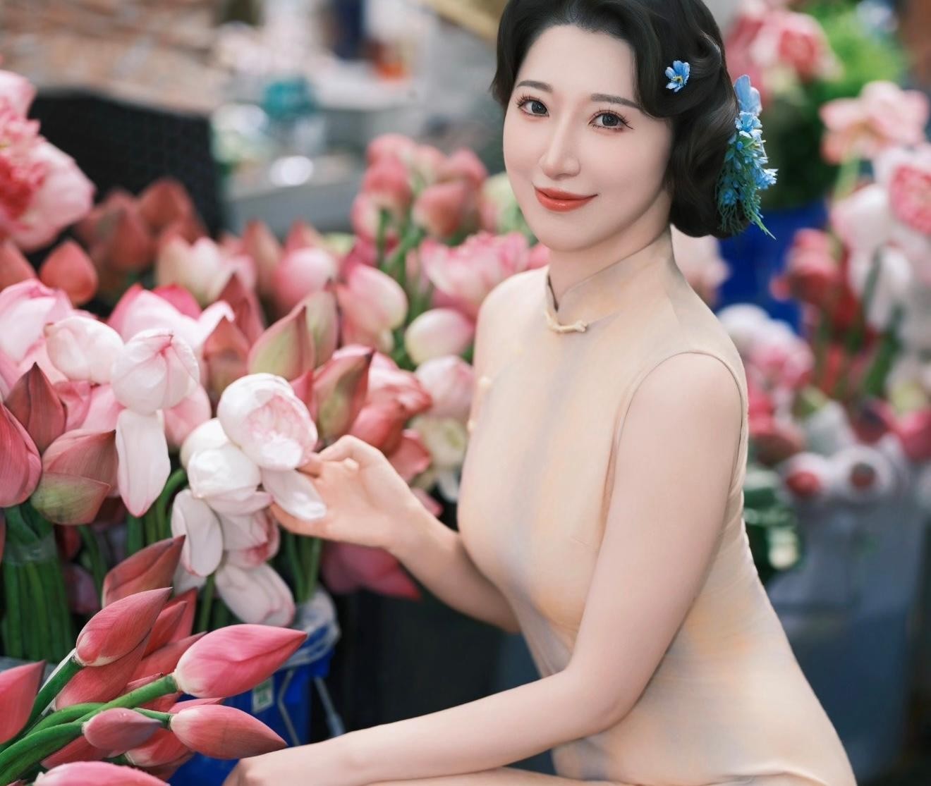 From Shanghai: Suzhou Day Trip with Lotus Market & Boat Ride