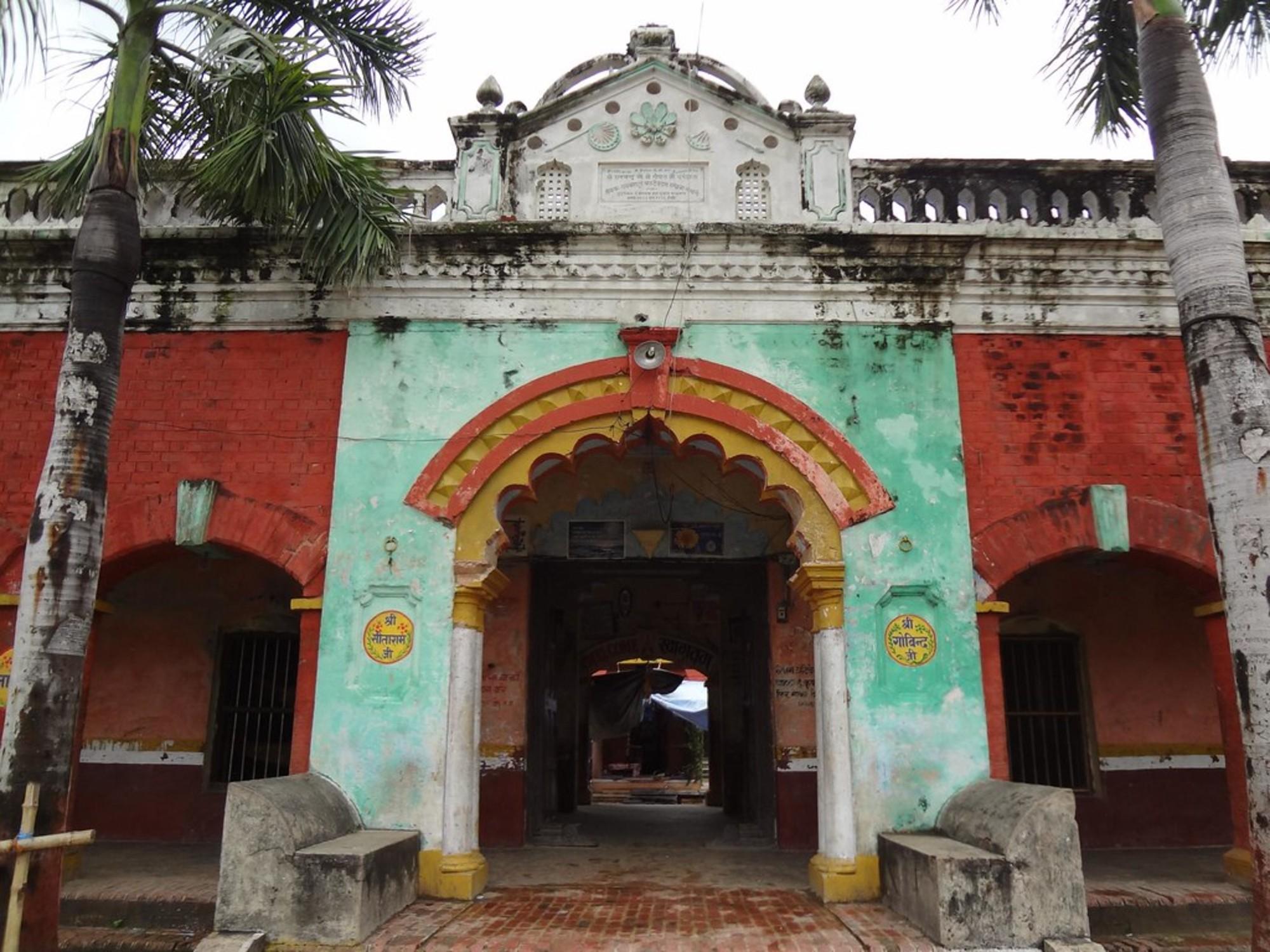 From Kathmandu: 1-Day Janakpur Tour by Airplane