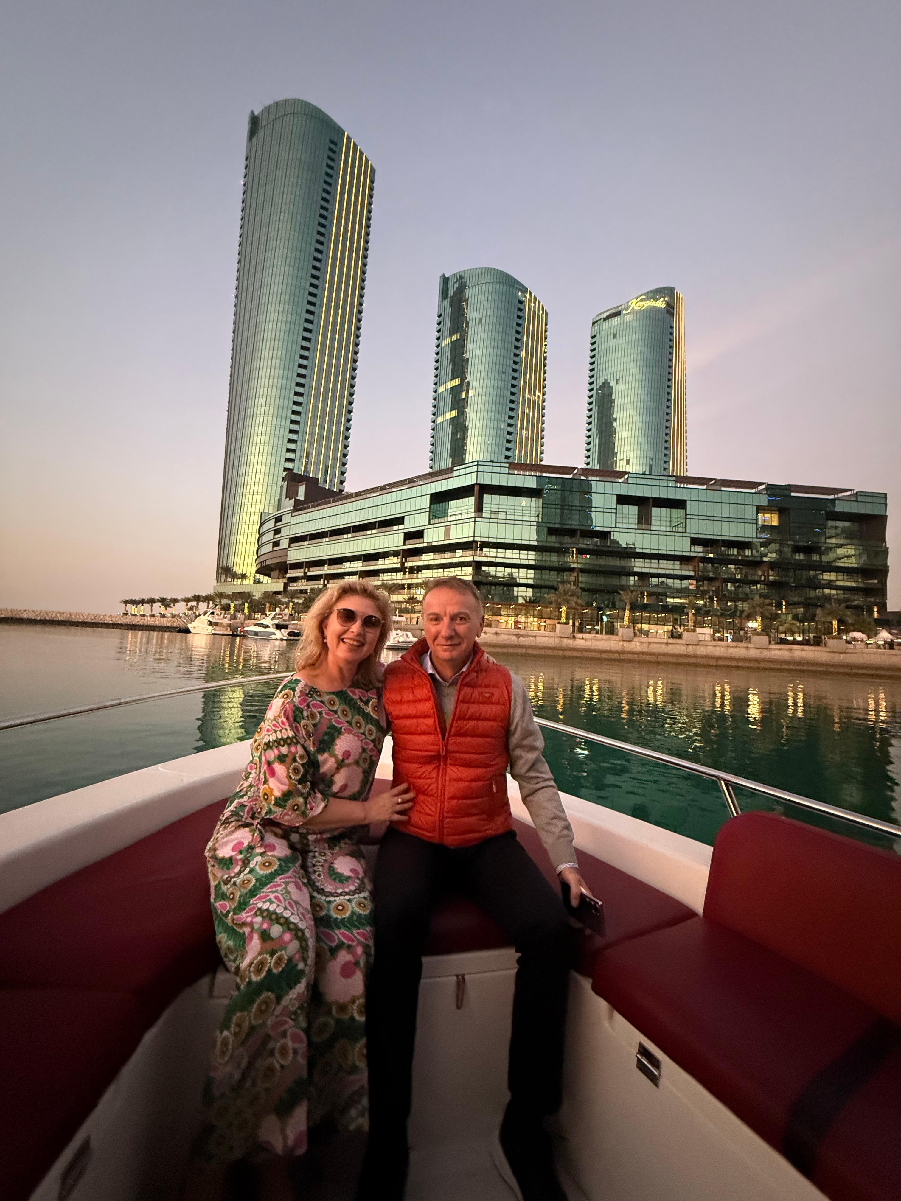 Private boat ride in Manama: the best of the capital's skyline 2