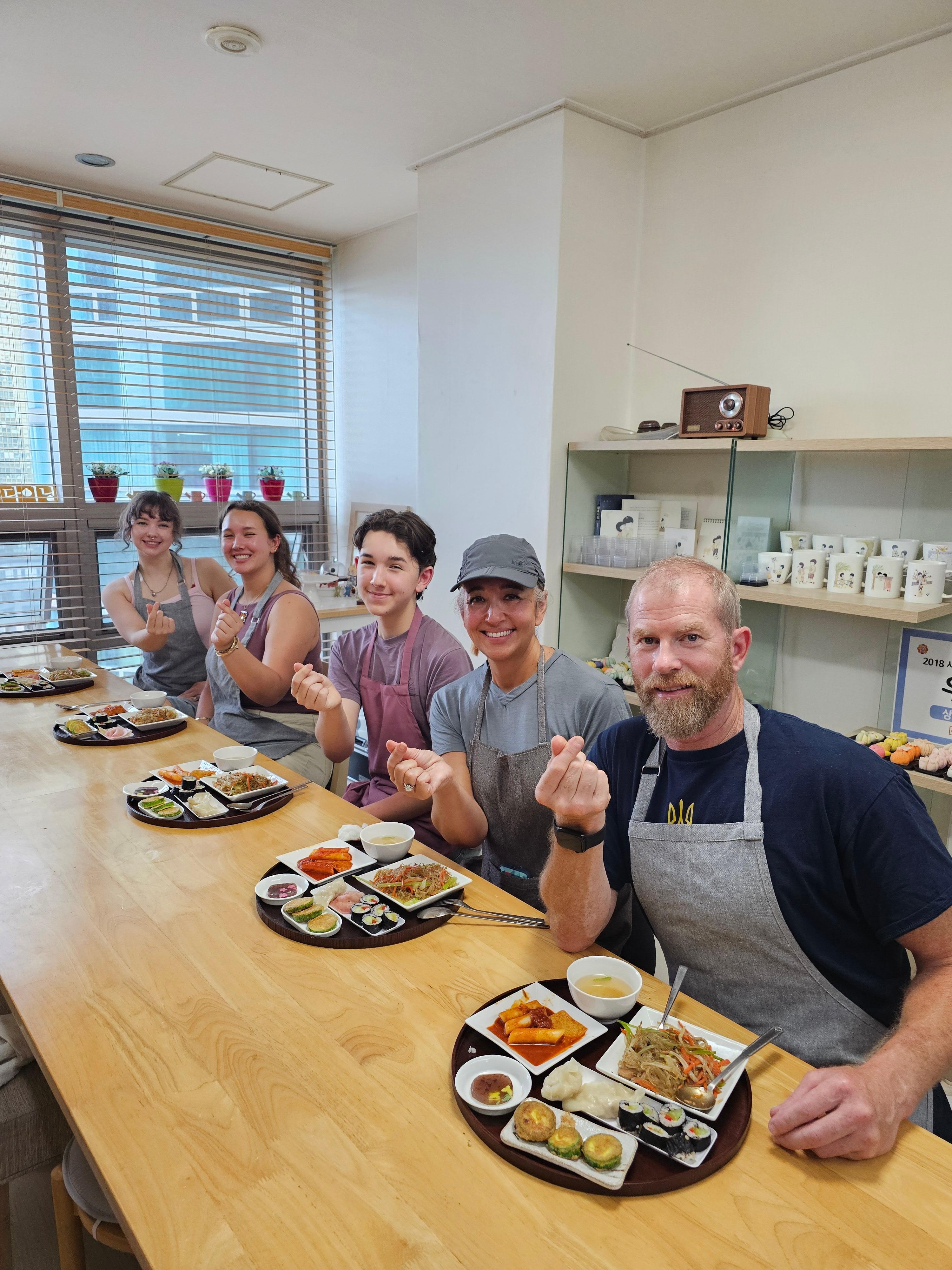 Seoul : Cook K-Food 5 dishes & Market Tour (Vegan available)