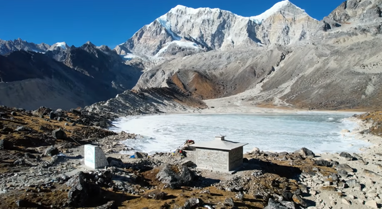 Kathmandu: Dudhkunda Lake 10-Day Trek with Guide