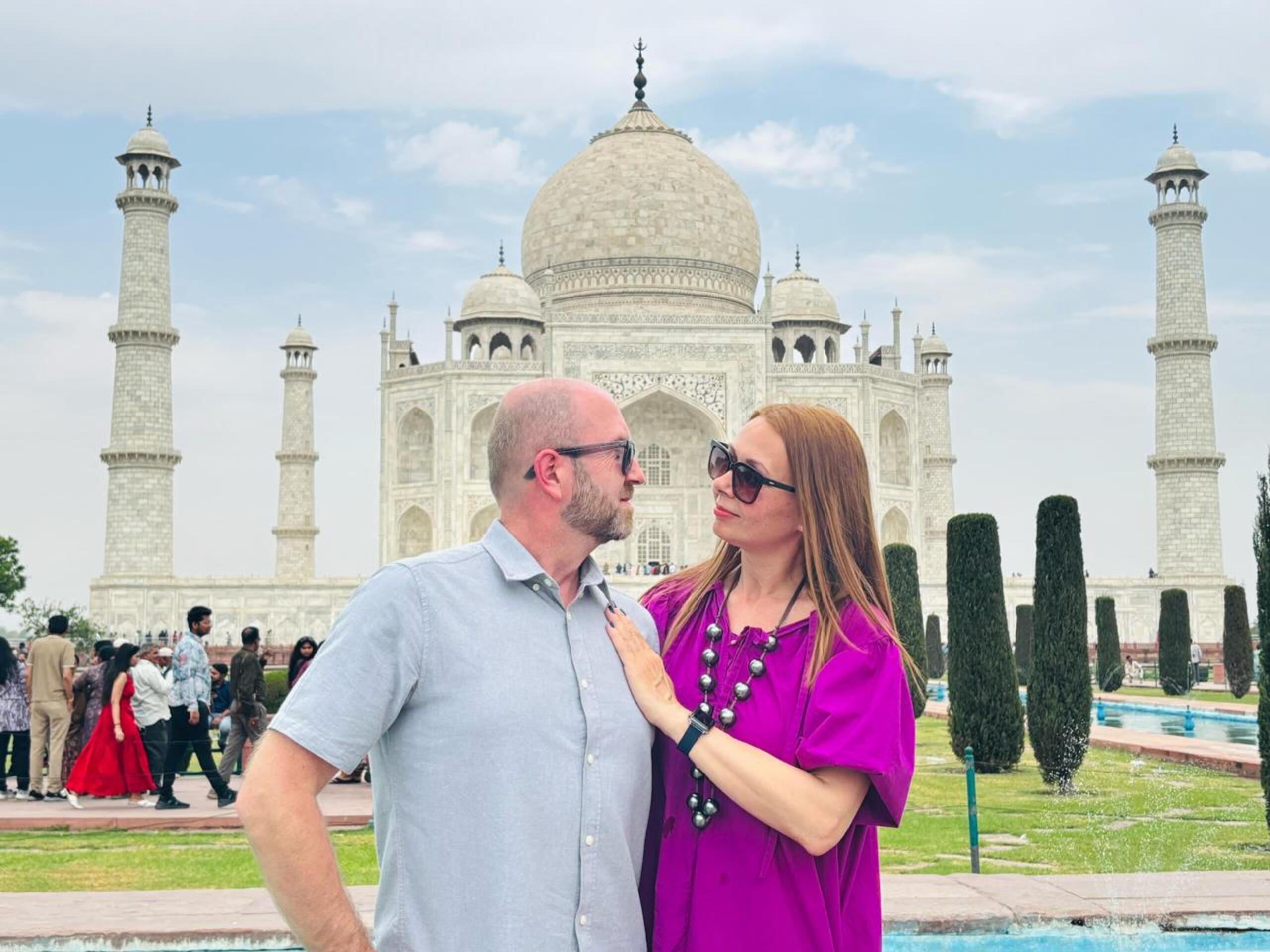 From Delhi: Private Taj Mahal and Agra Day Tour with 5* Meal 2