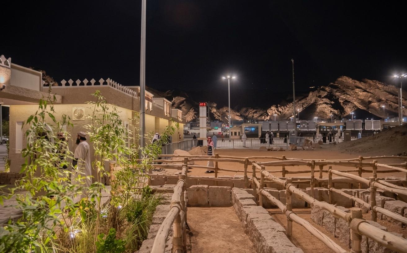 Medina: Battle of Uhud Tour at Sayyid al-Shuhada Square 2