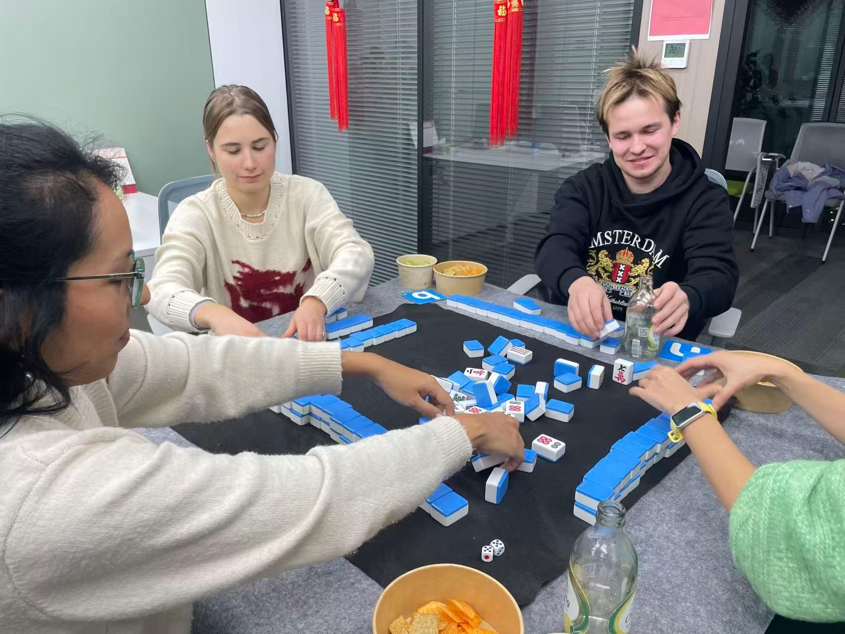 Authentic Chinese Mahjong Game Experience in Beijing 2