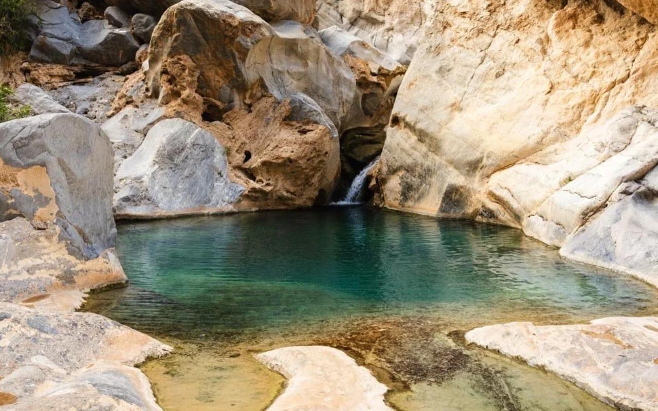 From Muscat: Day Trip to Fanja, Wadi Qurai & Sumail Castle 3