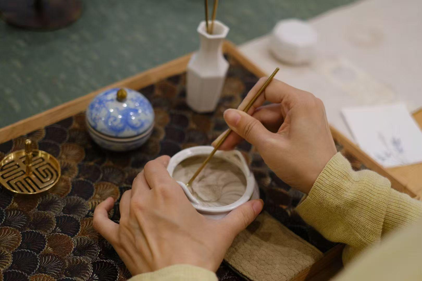 Shanghai: Chinese Traditional Incense Seal Craft Experience
