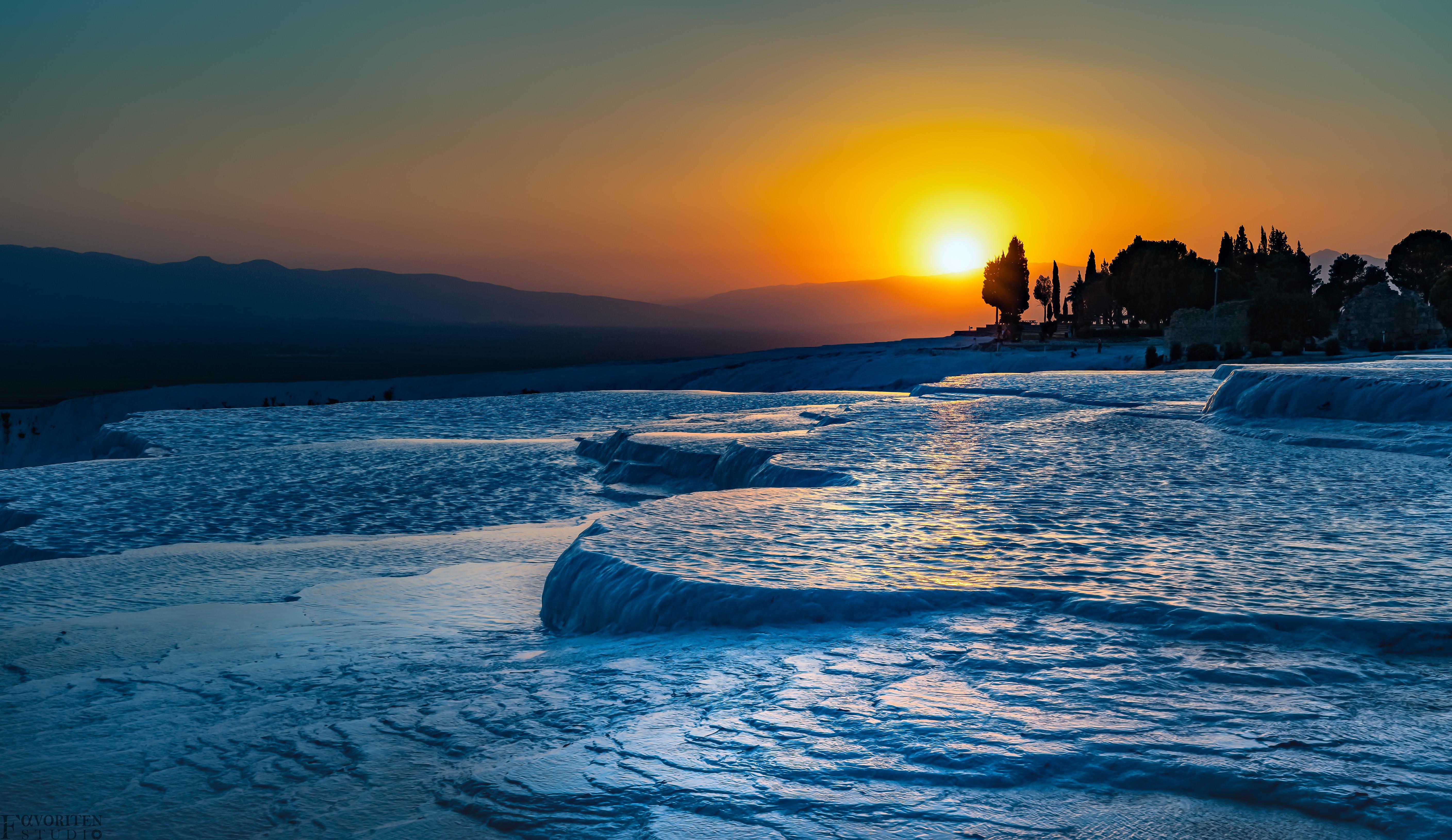 From Istanbul: Guided Pamukkale Tour with Flight and Lunch