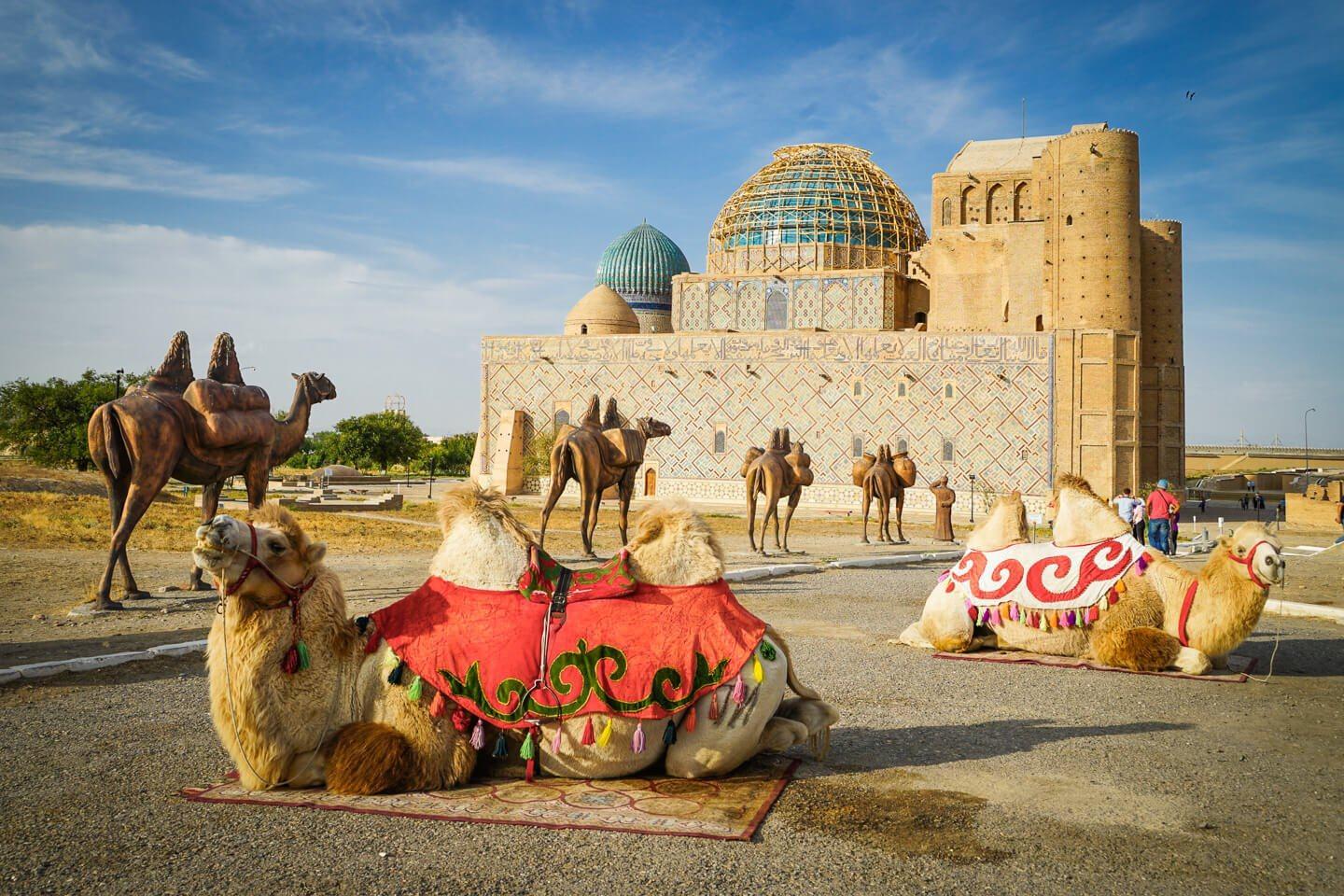 From Tashkent: Private Cross-Border Day Tour to Turkestan 2