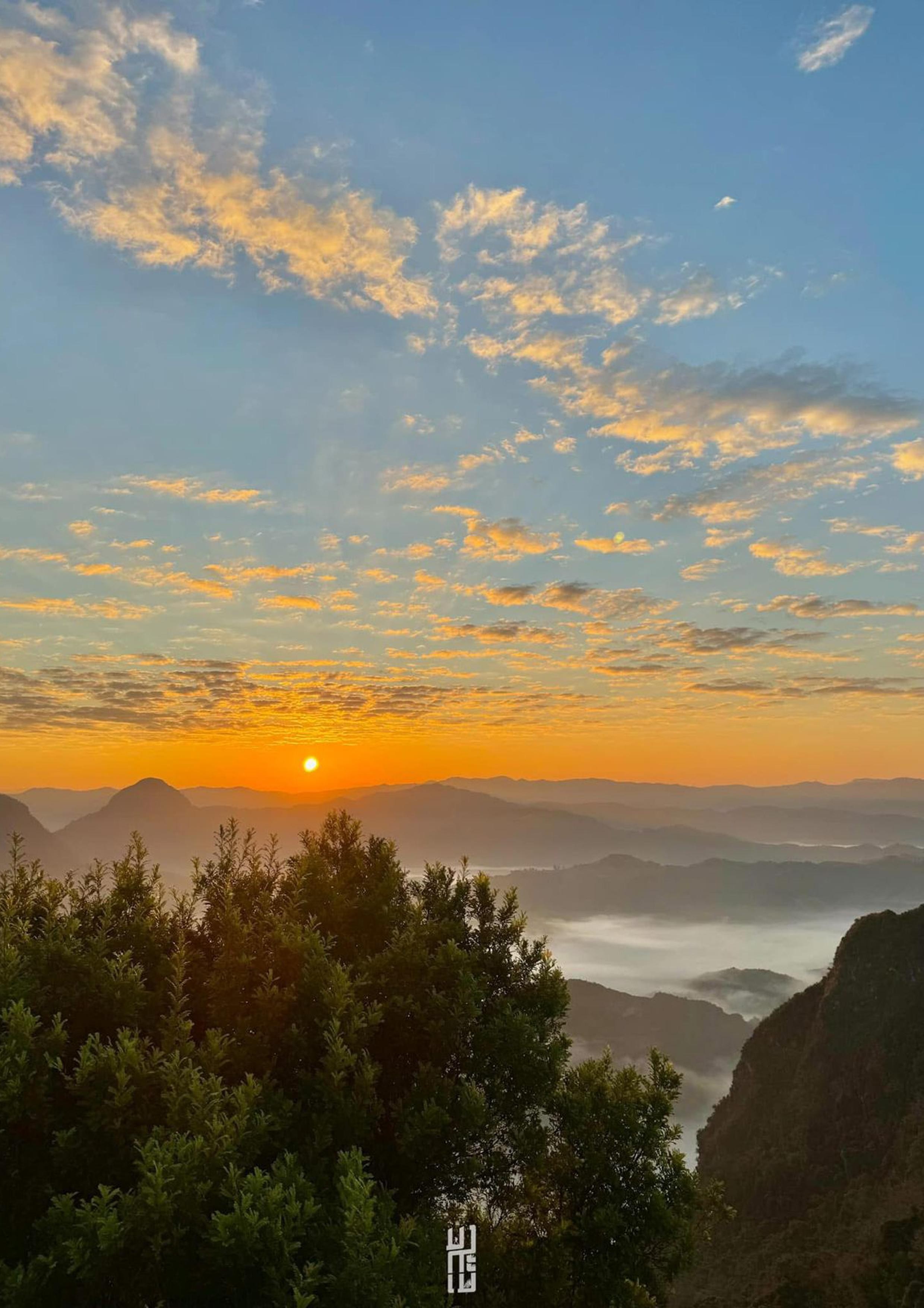 Luangprabang: Nong khiaw 2day 1 night camping NongKhiaw peak 2
