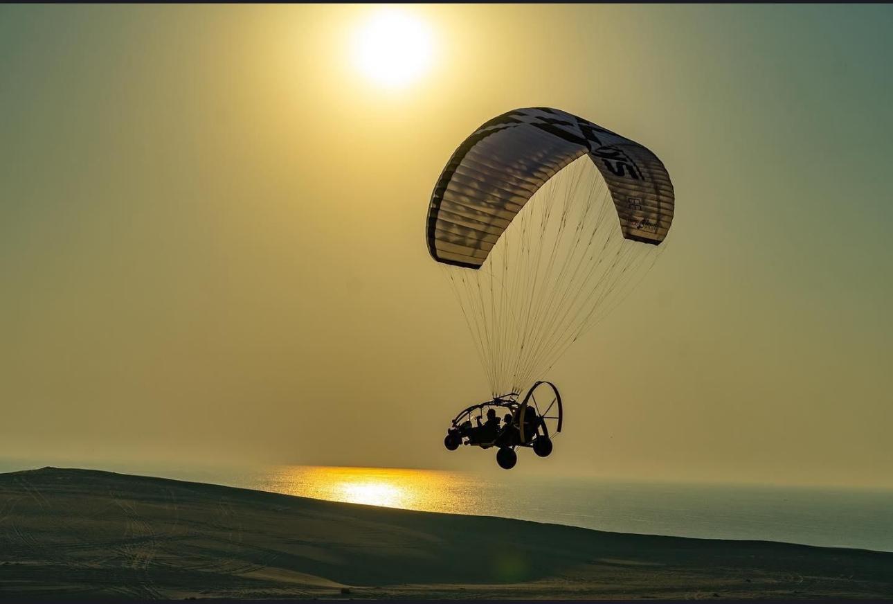 Doha: Paratrike Flight over Sealine Desert with Pickup 3