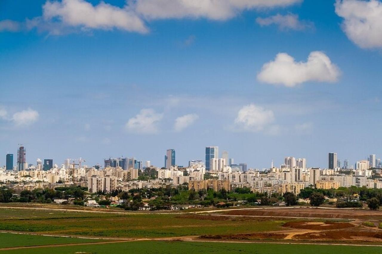 Tel Aviv : Must-See Attractions Private Walking Tour 2