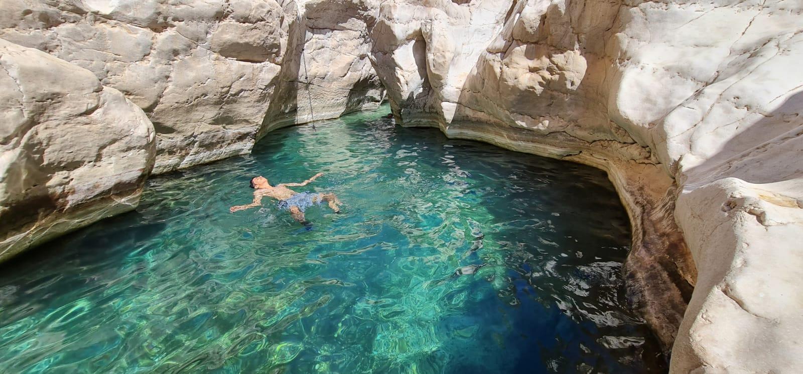Muscat: Wadi Bani Khalid Tour with Al Salam Camp Drop-Off 3